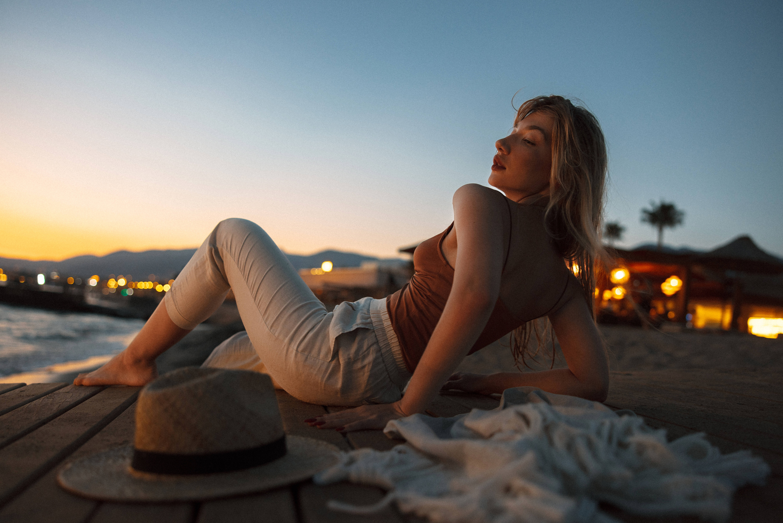 Masha Zhuuuk. Sunset Sea. Ivan Skufinsky — wedding and family photographer in Vancouver