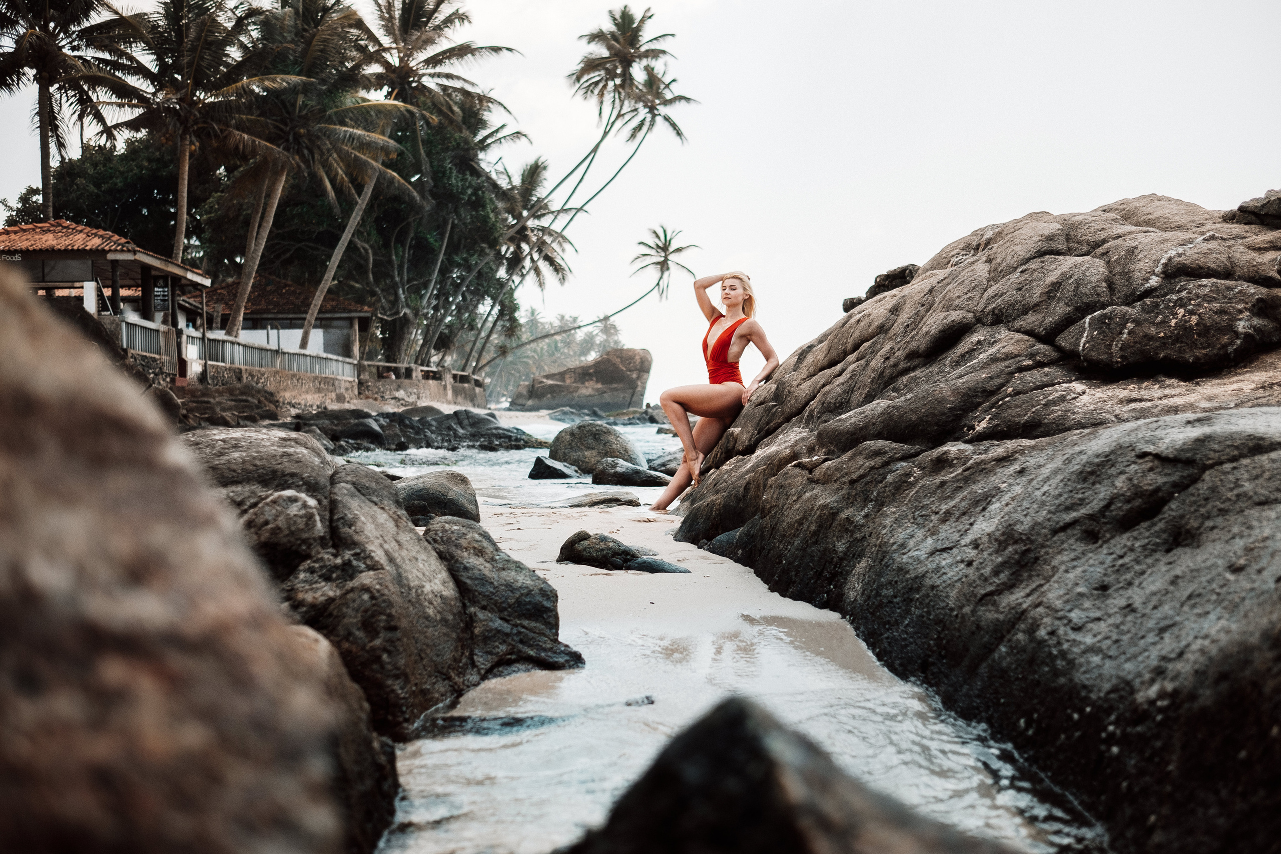 Julia Katya Dalavella beach. Ivan Skufinsky — wedding and family photographer in Vancouver