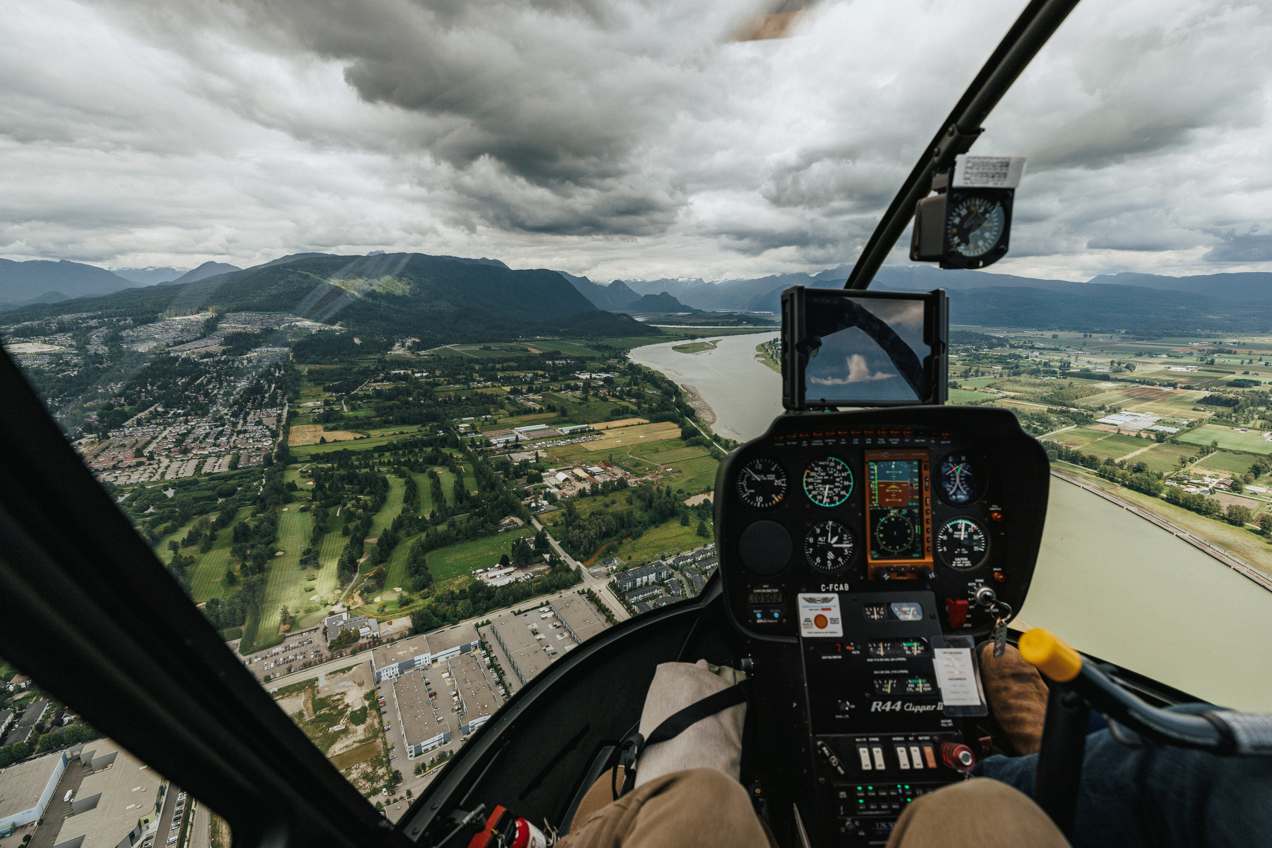 Sky-High Love: Stunning Vancouver Mountain Wedding Shoot by Helicopter. Ivan Skufinsky — wedding and family photographer in Vancouver