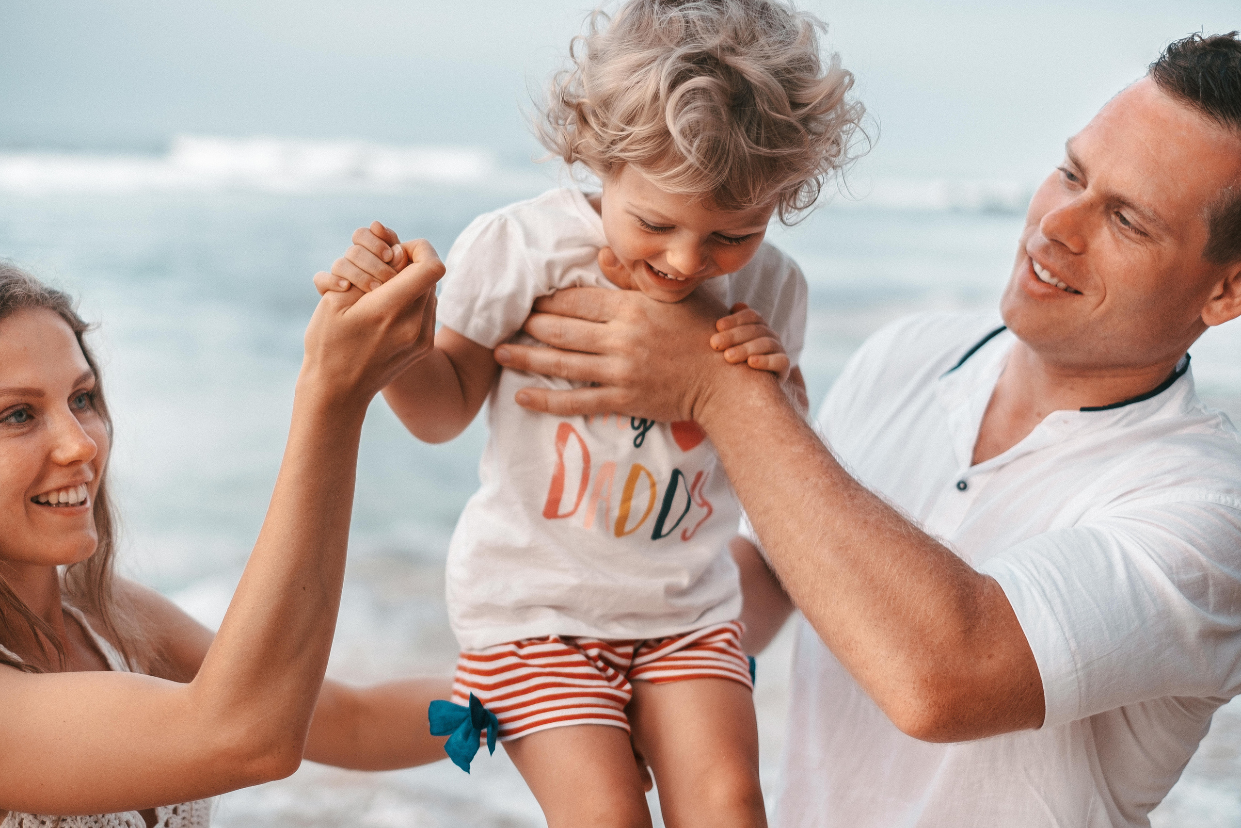 Gena+Katya+Liza Dalavella beach. Ivan Skufinsky — wedding and family photographer in Vancouver