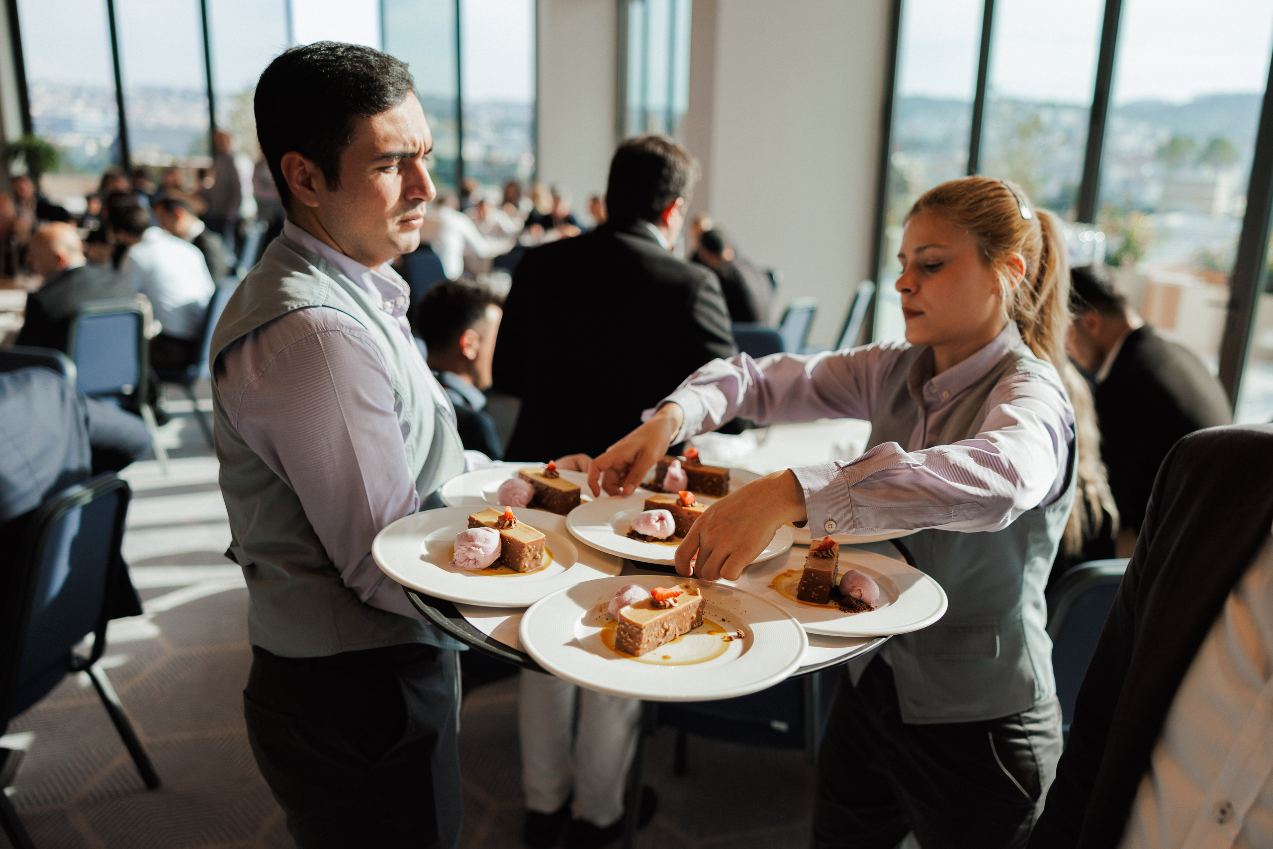 EXECUTIVE RETREAT Izmir Confidence Information Services. Ivan Skufinsky — wedding and family photographer in Vancouver