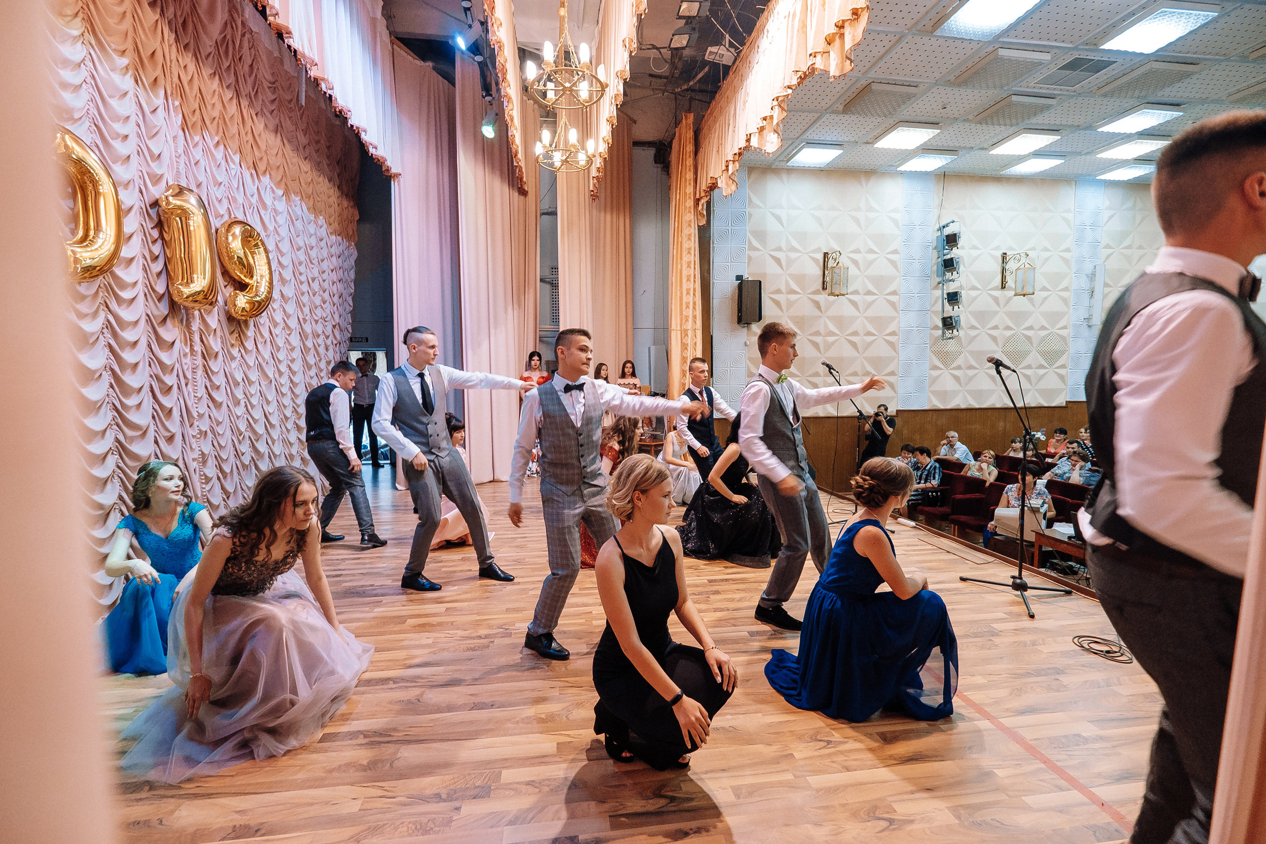 Выпускной школа номер 3. Хмельник. Ivan Skufinsky — wedding and family photographer in Vancouver