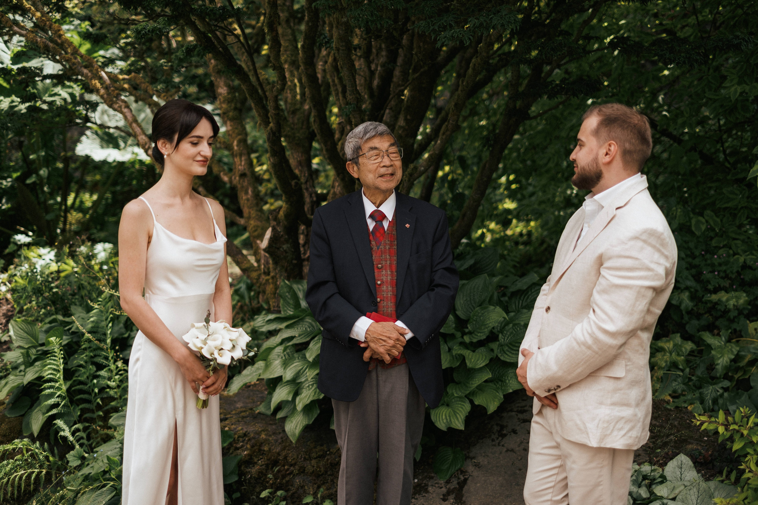 Sky-High Love: Stunning Vancouver Mountain Wedding Shoot by Helicopter. Ivan Skufinsky — wedding and family photographer in Vancouver