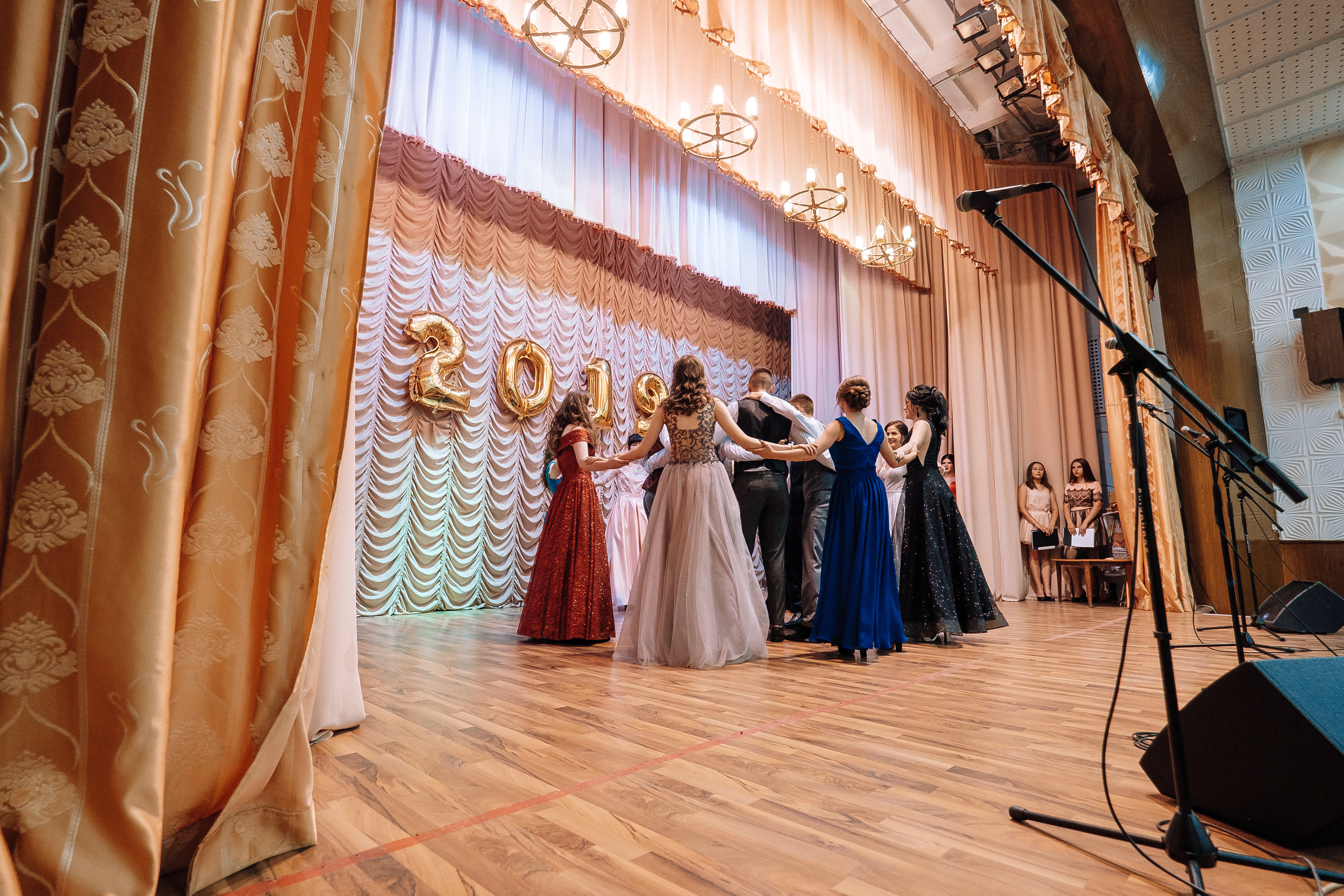 Выпускной школа номер 3. Хмельник. Ivan Skufinsky — wedding and family photographer in Vancouver