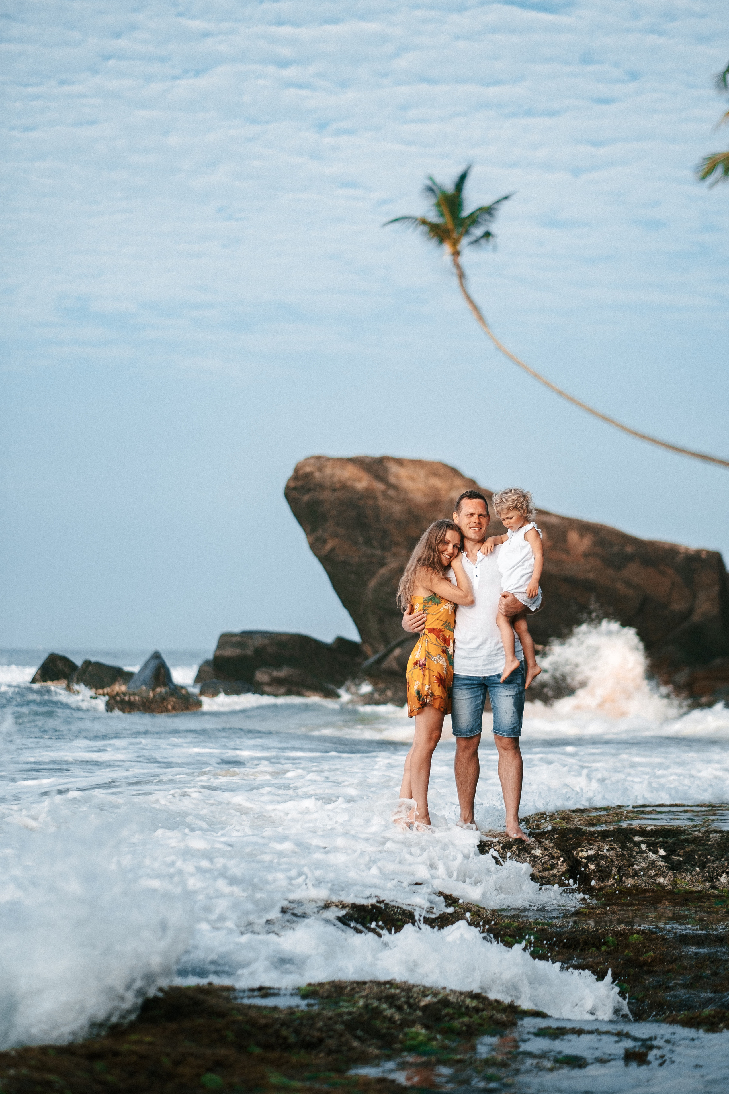 Gena+Katya+Liza Dalavella beach. Ivan Skufinsky — wedding and family photographer in Vancouver