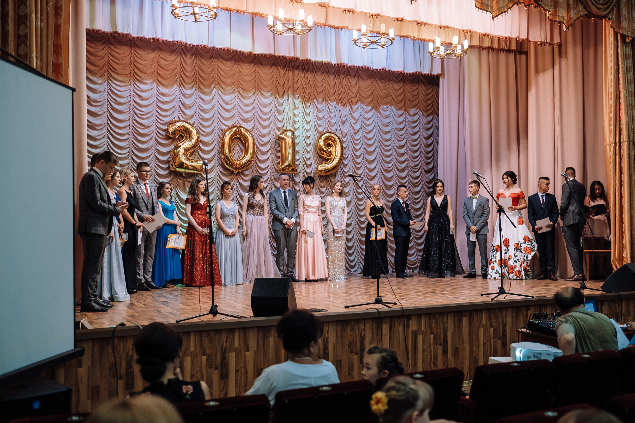 Выпускной школа номер 3. Хмельник. Ivan Skufinsky — wedding and family photographer in Vancouver