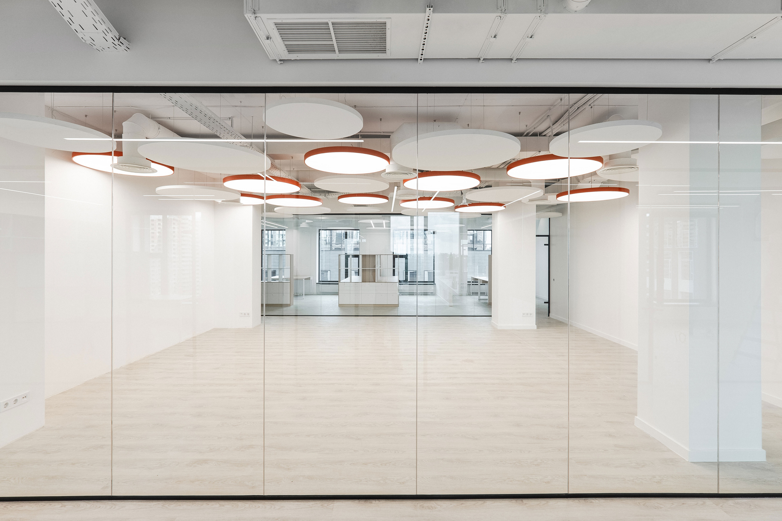 BC FORUM ORGANOSYN. Ivan Skufinsky — wedding and family photographer in Vancouver