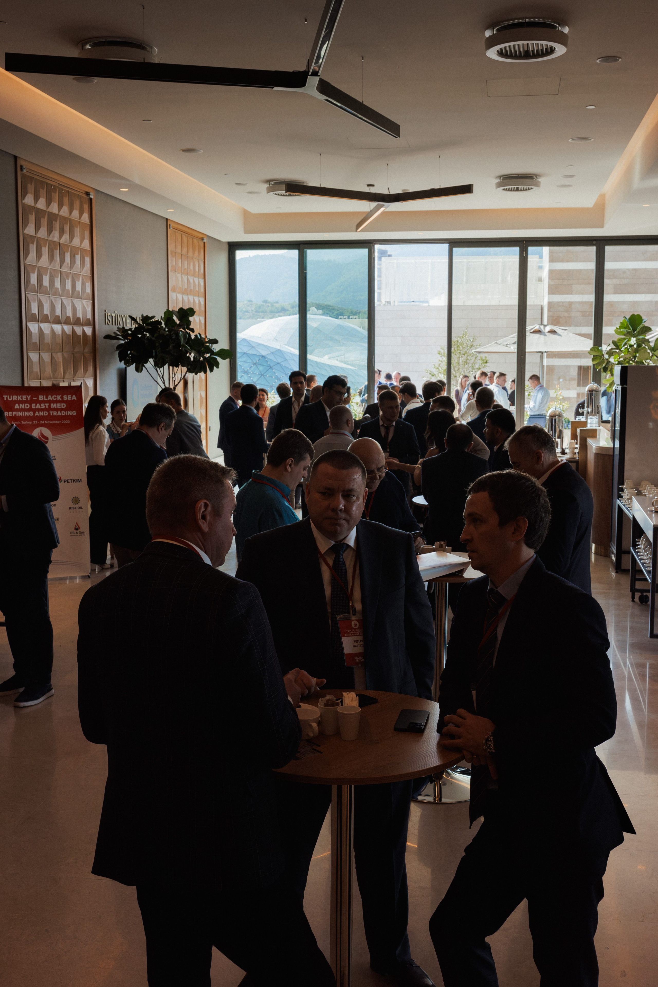 EXECUTIVE RETREAT Izmir Confidence Information Services. Ivan Skufinsky — wedding and family photographer in Vancouver