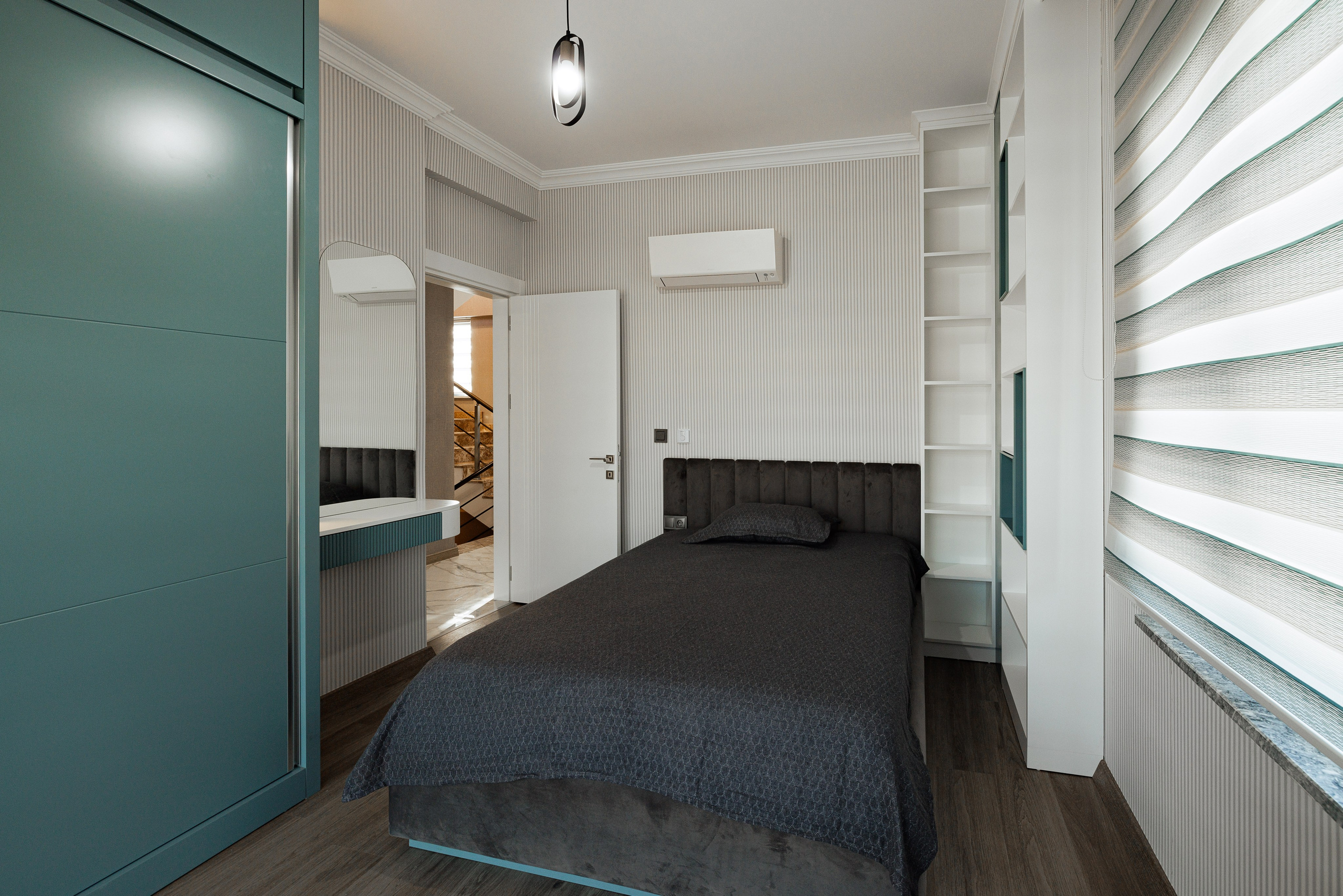 Real estate photographer in Vancouver Burnaby Richmond. Ivan Skufinsky — wedding and family photographer in Vancouver