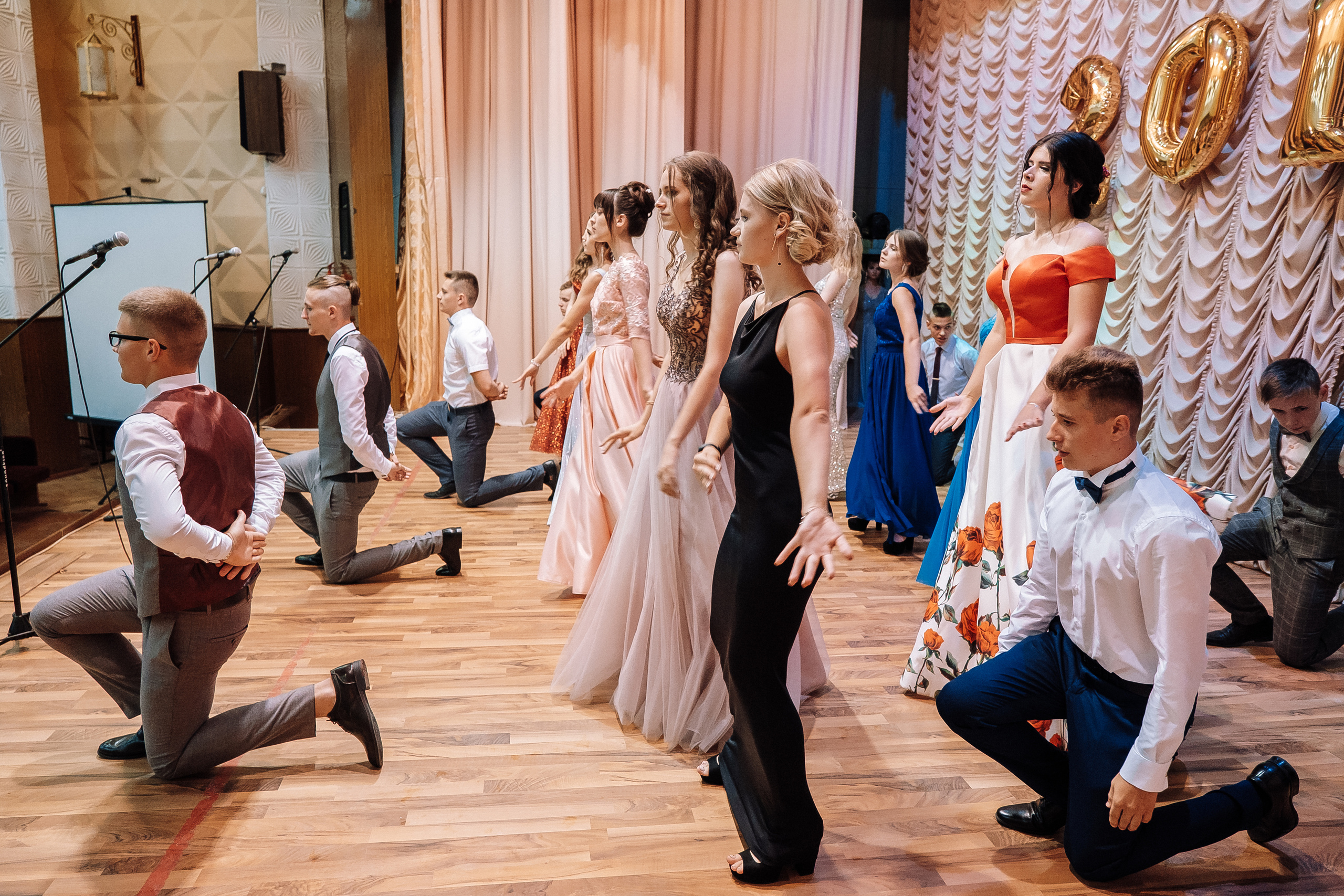 Выпускной школа номер 3. Хмельник. Ivan Skufinsky — wedding and family photographer in Vancouver