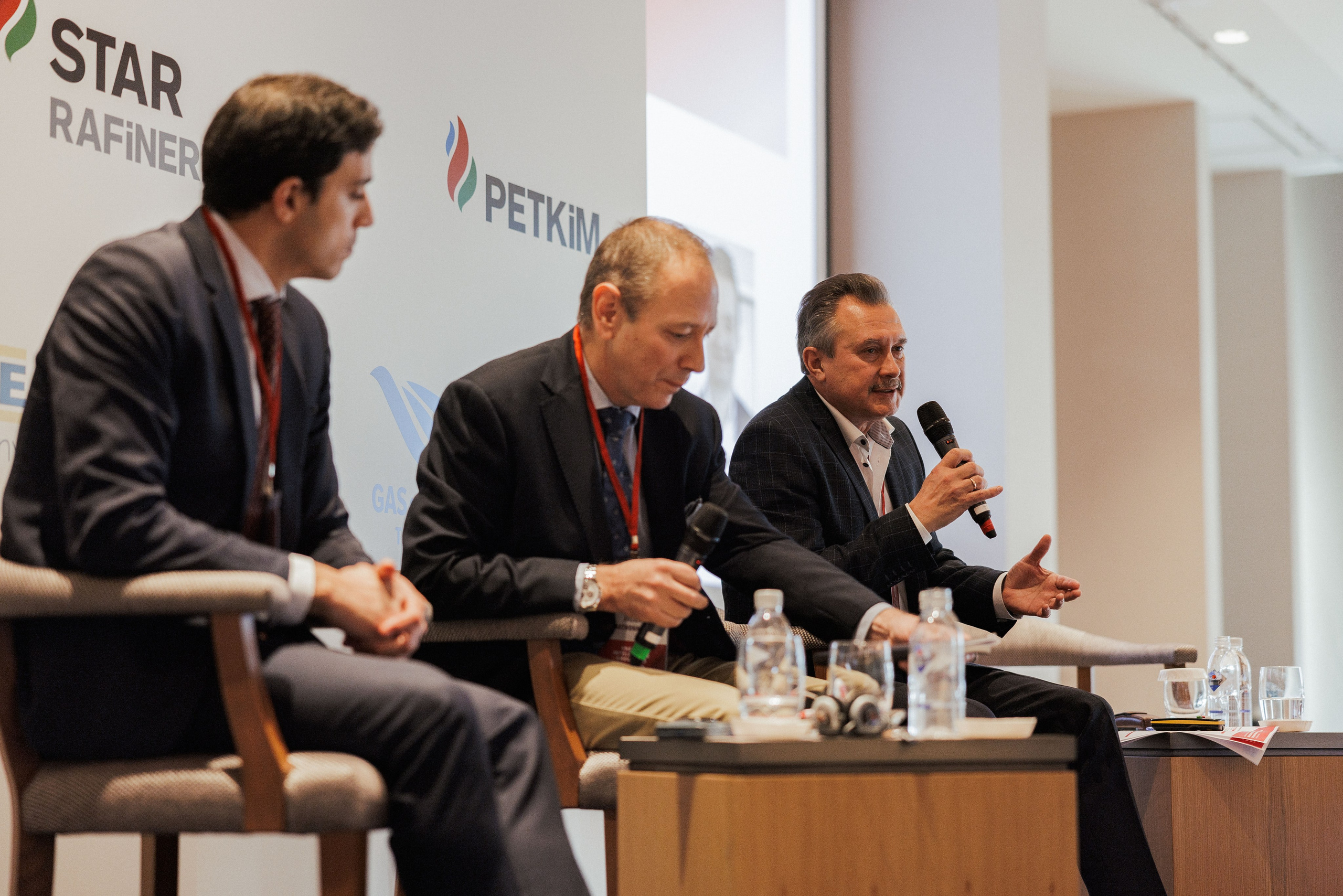 EXECUTIVE RETREAT Izmir Confidence Information Services. Ivan Skufinsky — wedding and family photographer in Vancouver