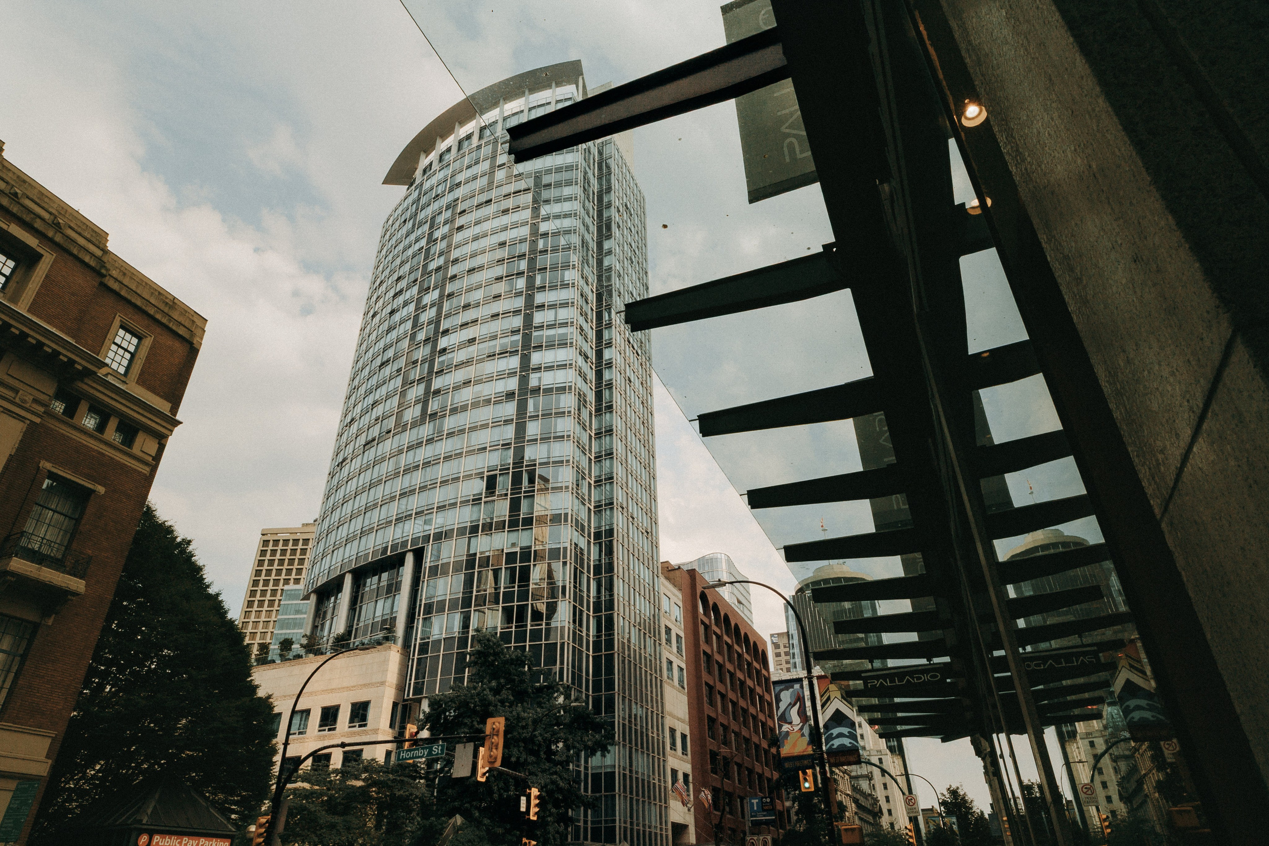 WeddingStory in Vancouver Club. Ivan Skufinsky — wedding and family photographer in Vancouver