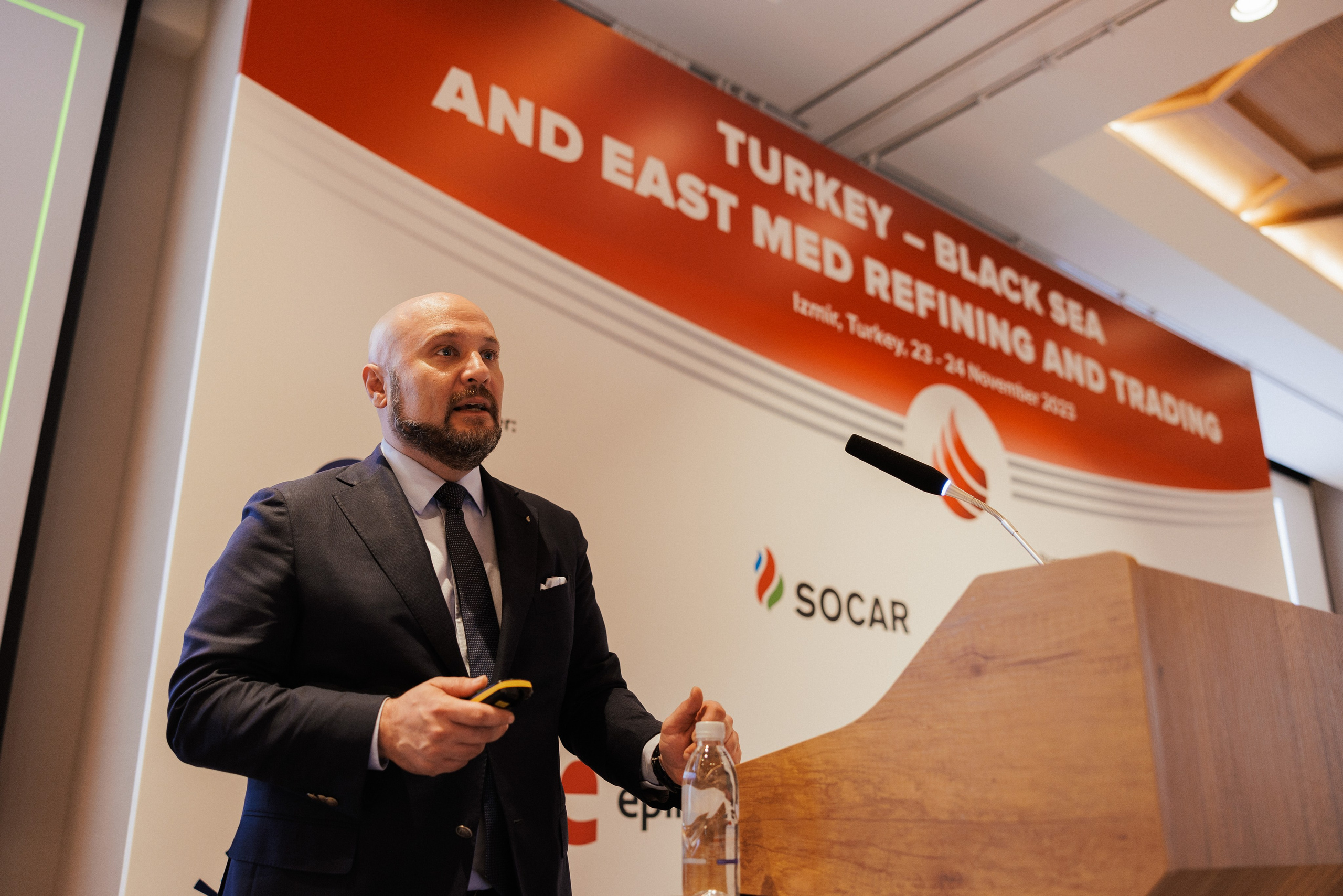 EXECUTIVE RETREAT Izmir Confidence Information Services. Ivan Skufinsky — wedding and family photographer in Vancouver