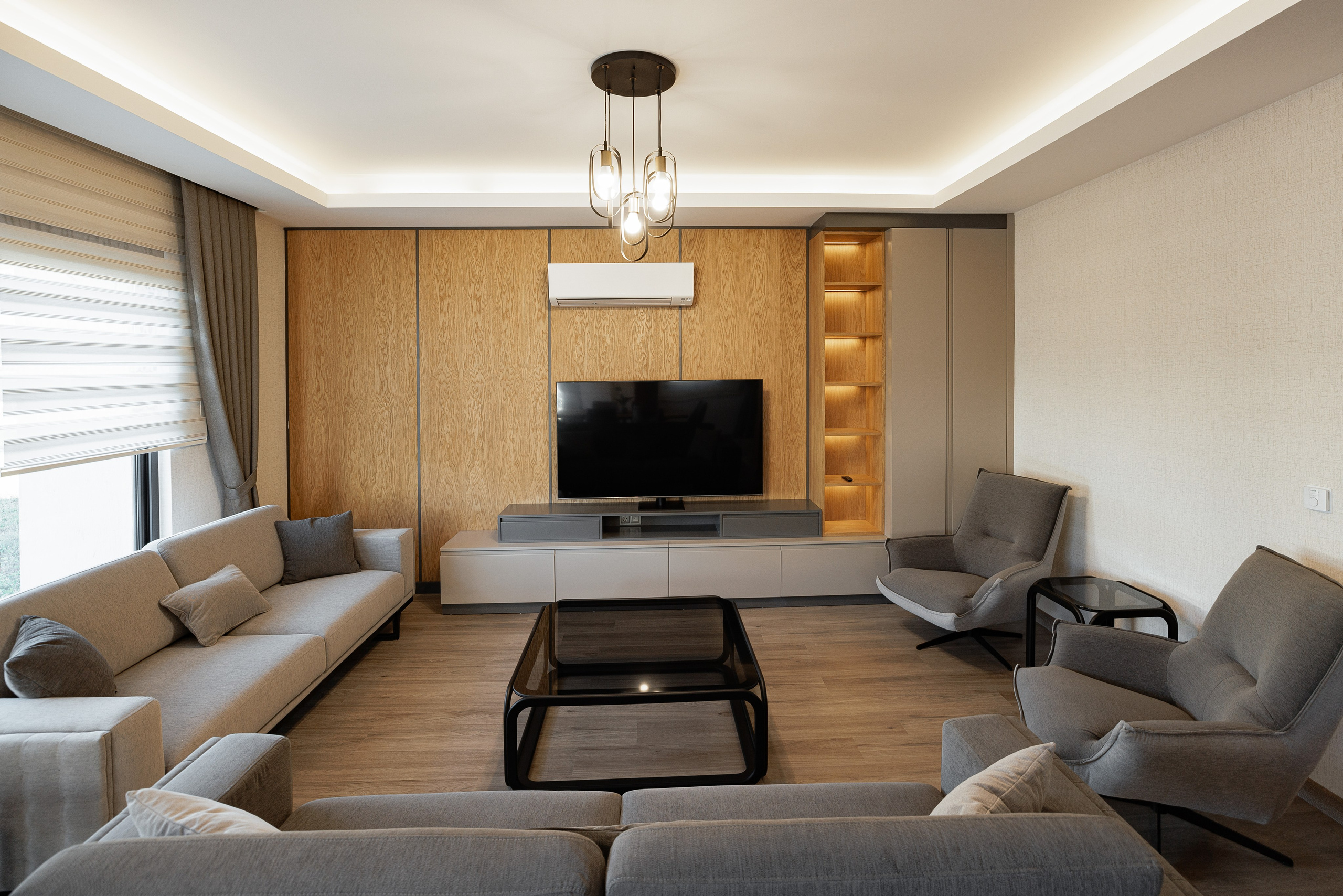 Real estate photographer in Vancouver Burnaby Richmond. Ivan Skufinsky — wedding and family photographer in Vancouver