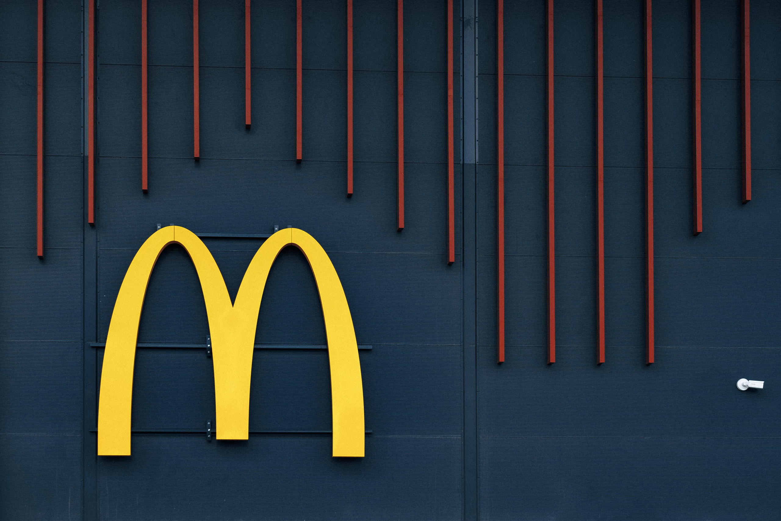 EXTERIER RETROVILLE. Ivan Skufinsky — wedding and family photographer in Vancouver