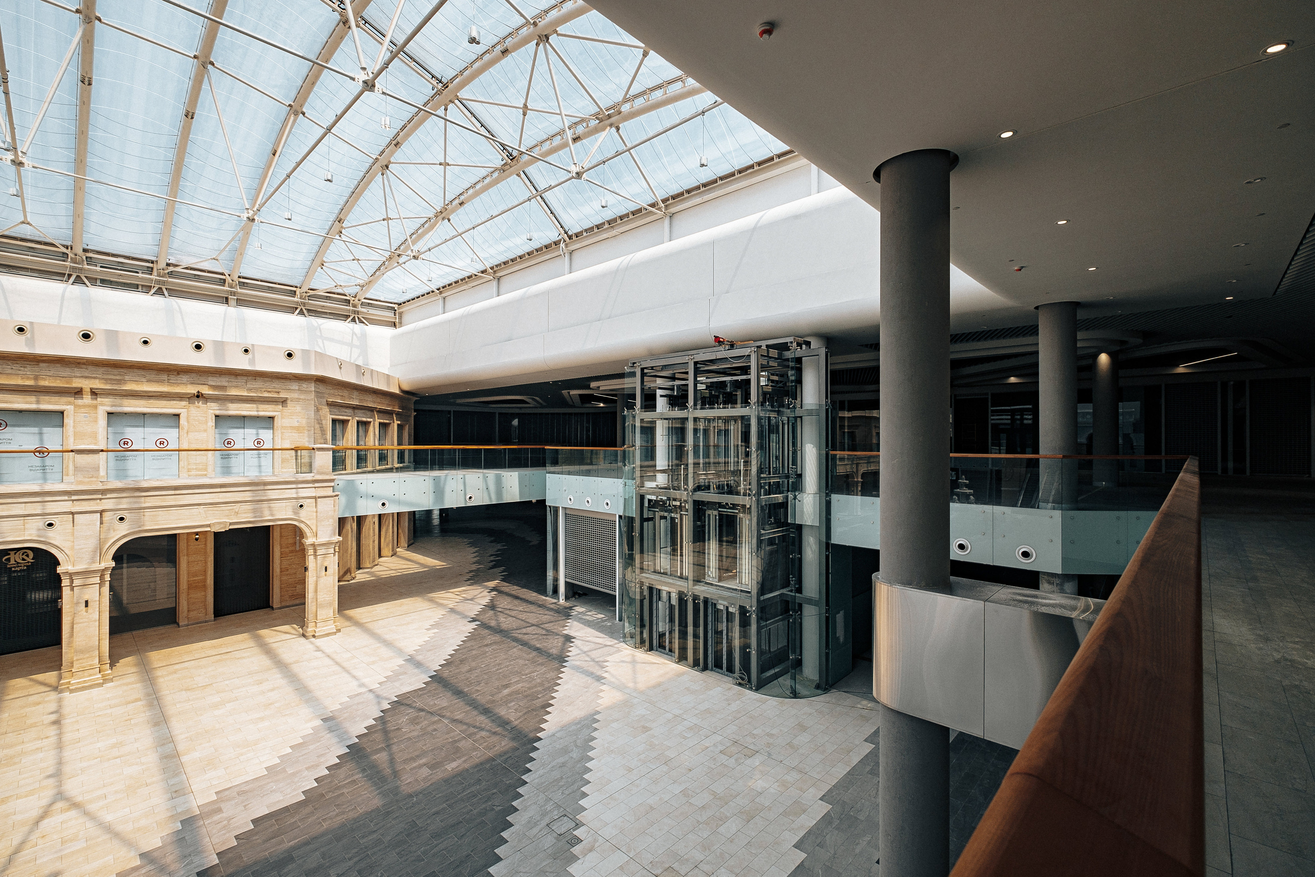 INTERIOR RETROVILLE. Ivan Skufinsky — wedding and family photographer in Vancouver