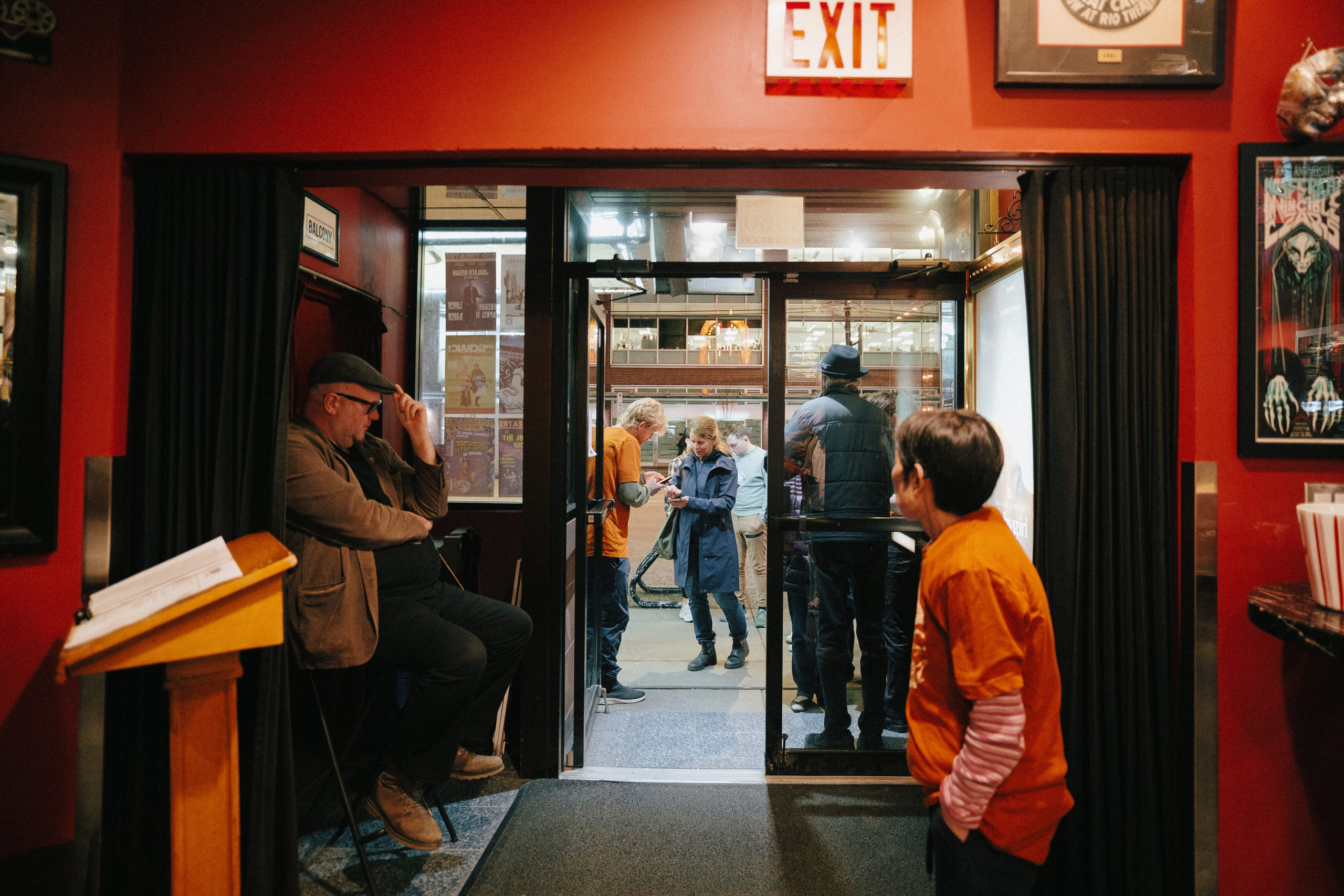 Film Premiere at Rio Theatre, Vancouver — “WAR TAILS”. Ivan Skufinsky — wedding and family photographer in Vancouver