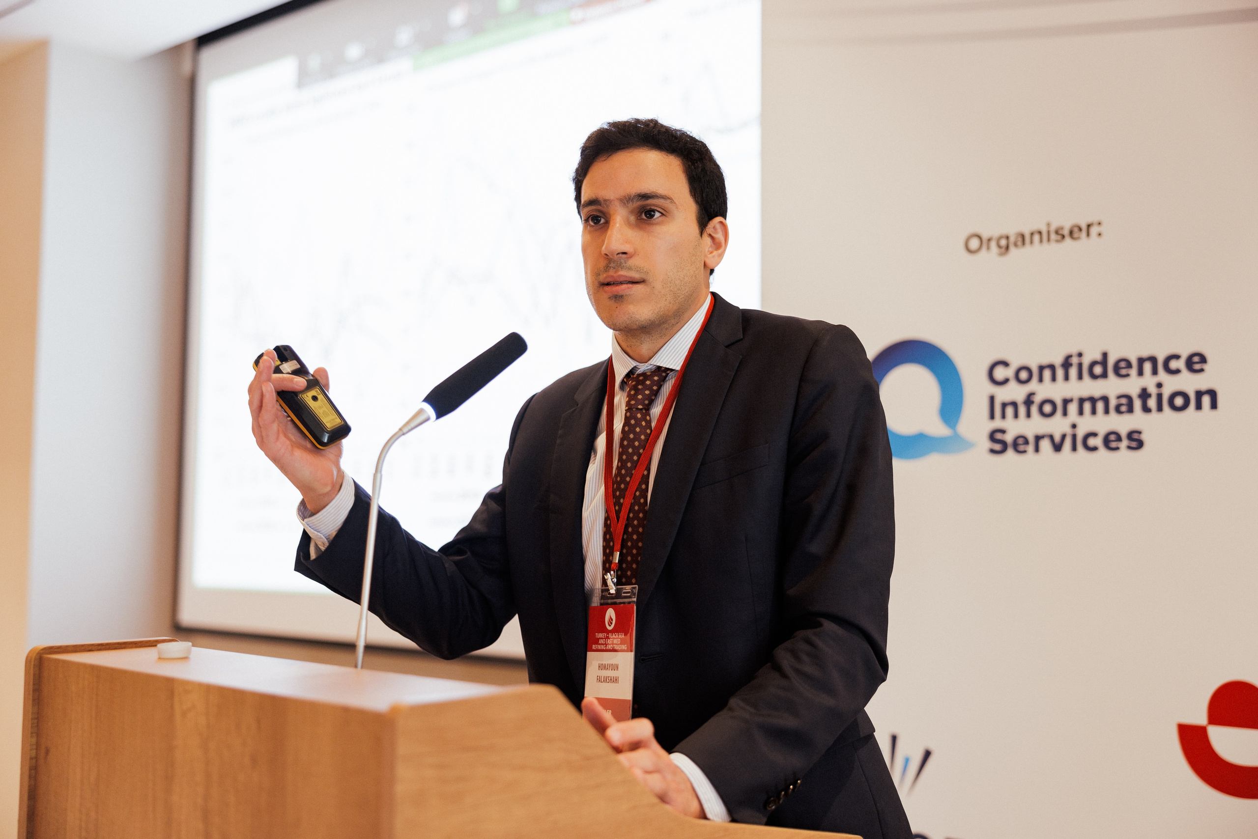 EXECUTIVE RETREAT Izmir Confidence Information Services. Ivan Skufinsky — wedding and family photographer in Vancouver