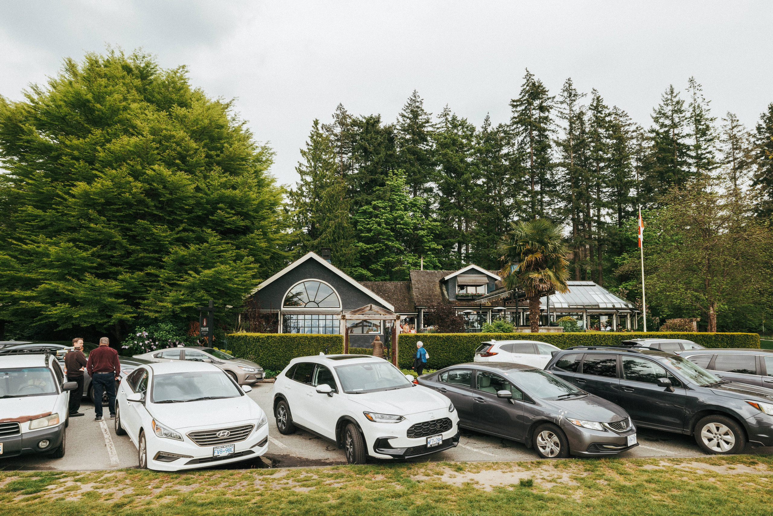 Cade & Susanne — The Teahouse in Stanley Park | Photography by Ivan Skufinsky. Ivan Skufinsky — wedding and family photographer in Vancouver