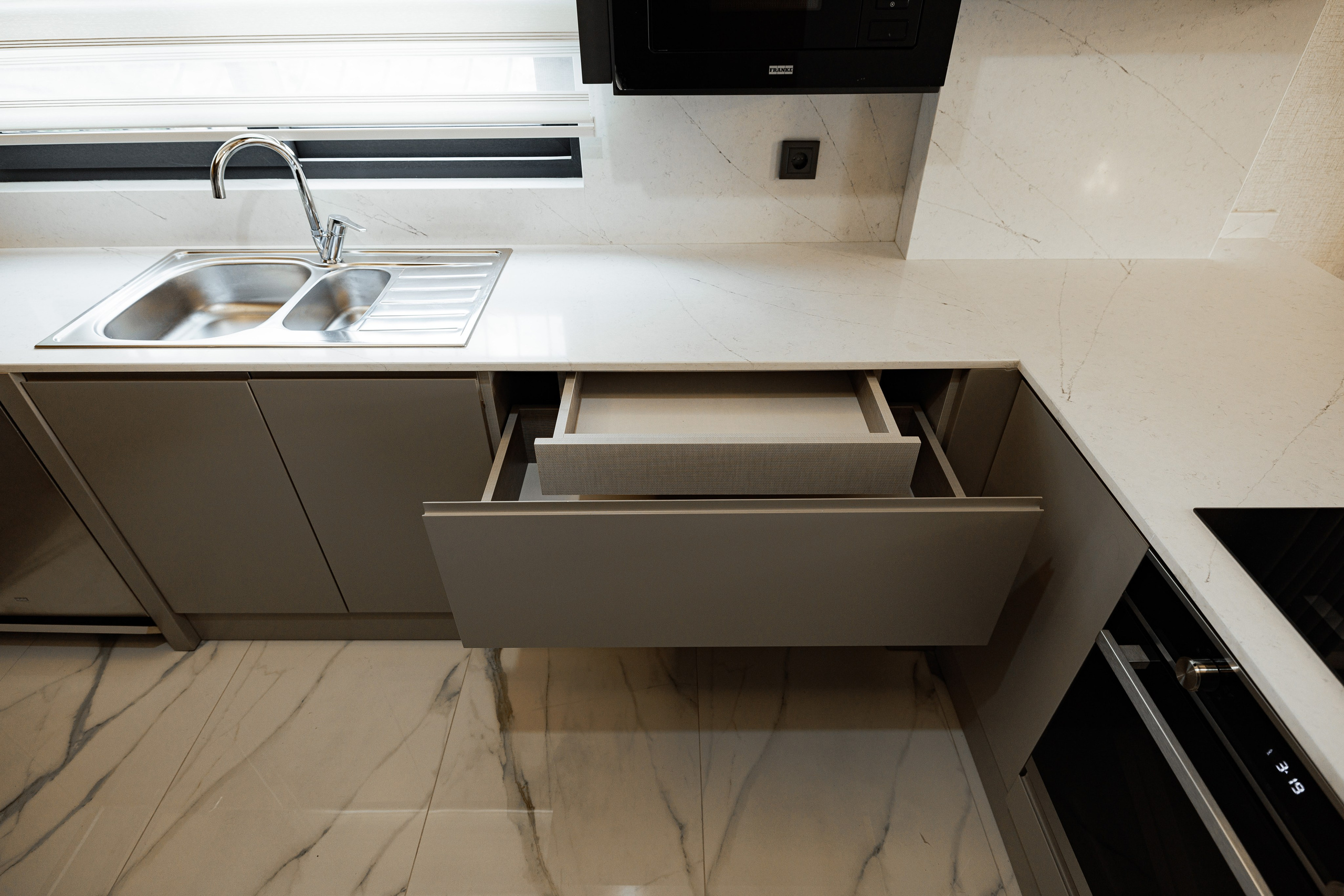 Real estate photographer in Vancouver Burnaby Richmond. Ivan Skufinsky — wedding and family photographer in Vancouver