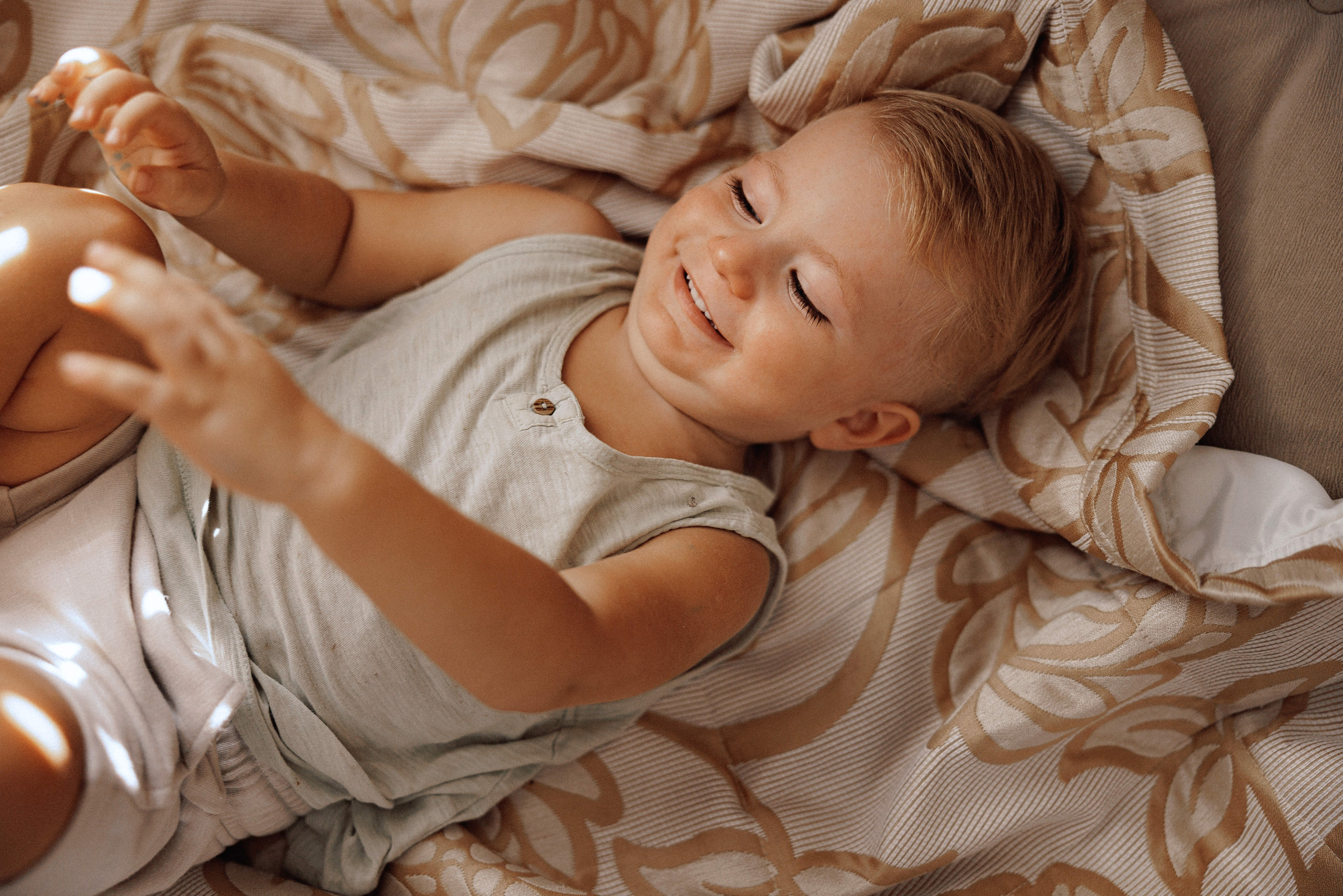 Home family shoot. Ivan Skufinsky — wedding and family photographer in Vancouver