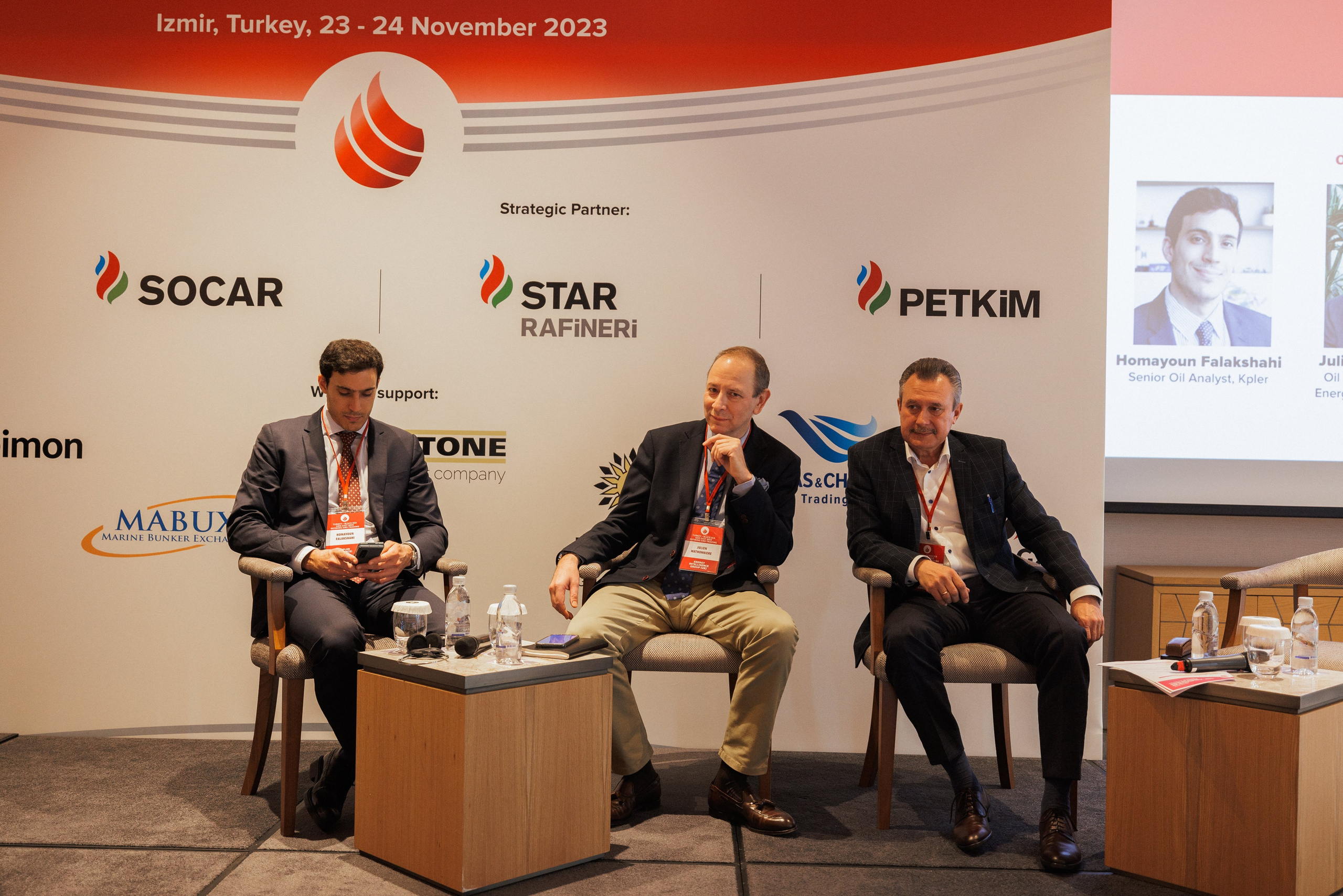 EXECUTIVE RETREAT Izmir Confidence Information Services. Ivan Skufinsky — wedding and family photographer in Vancouver