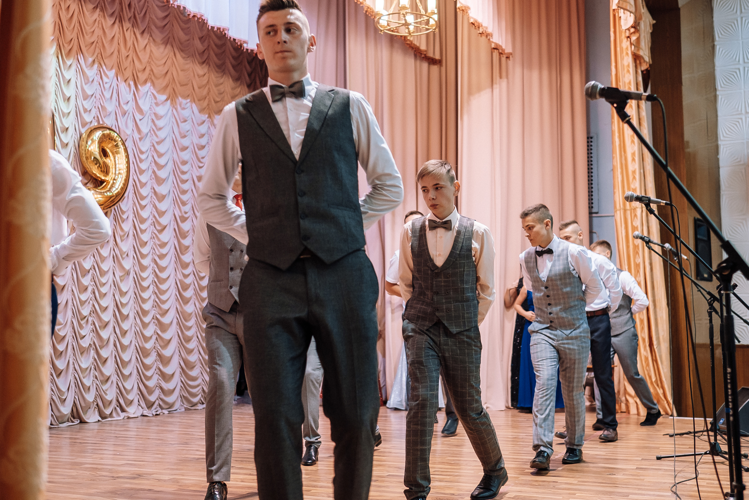 Выпускной школа номер 3. Хмельник. Ivan Skufinsky — wedding and family photographer in Vancouver