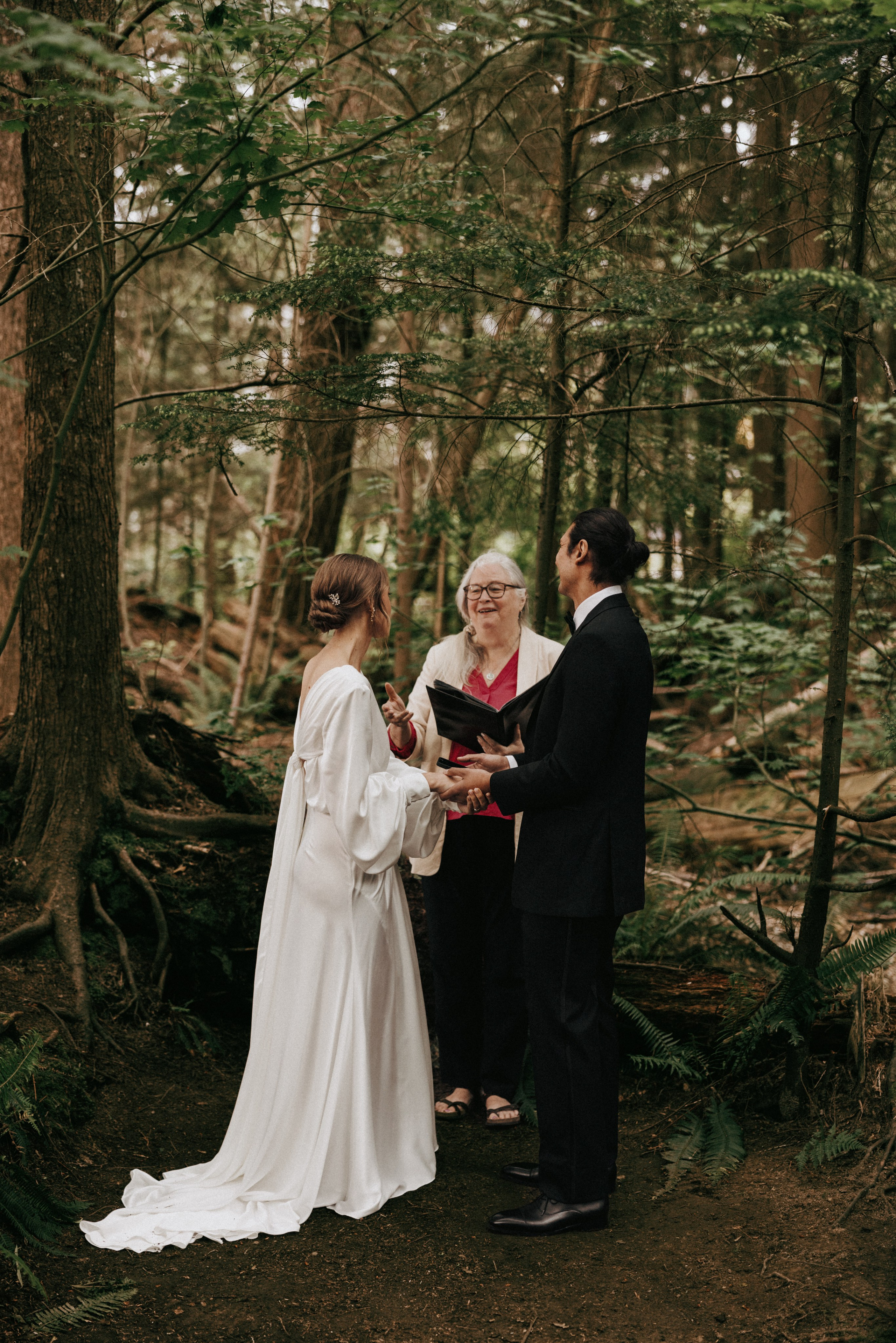 Michael & Caitlyn. Ivan Skufinsky — wedding and family photographer in Vancouver