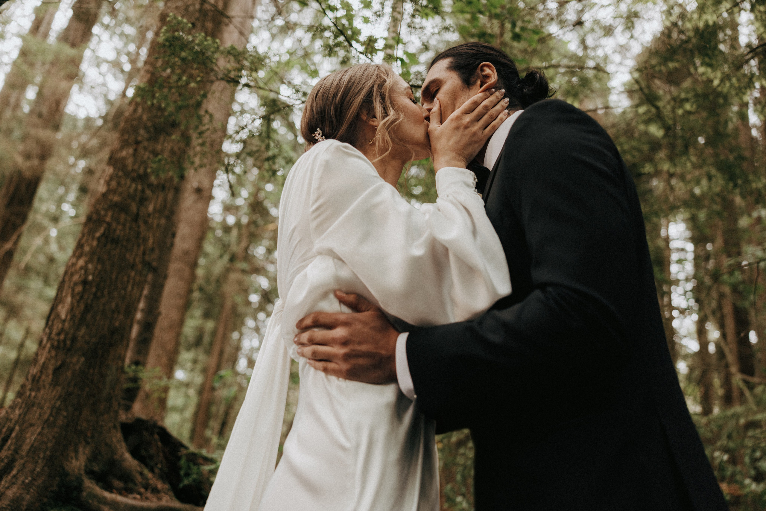 Michael & Caitlyn. Ivan Skufinsky — wedding and family photographer in Vancouver