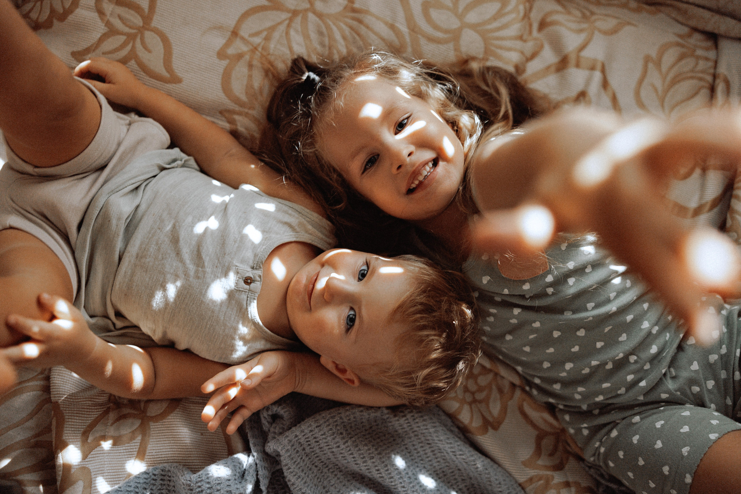 Home family shoot. Ivan Skufinsky — wedding and family photographer in Vancouver