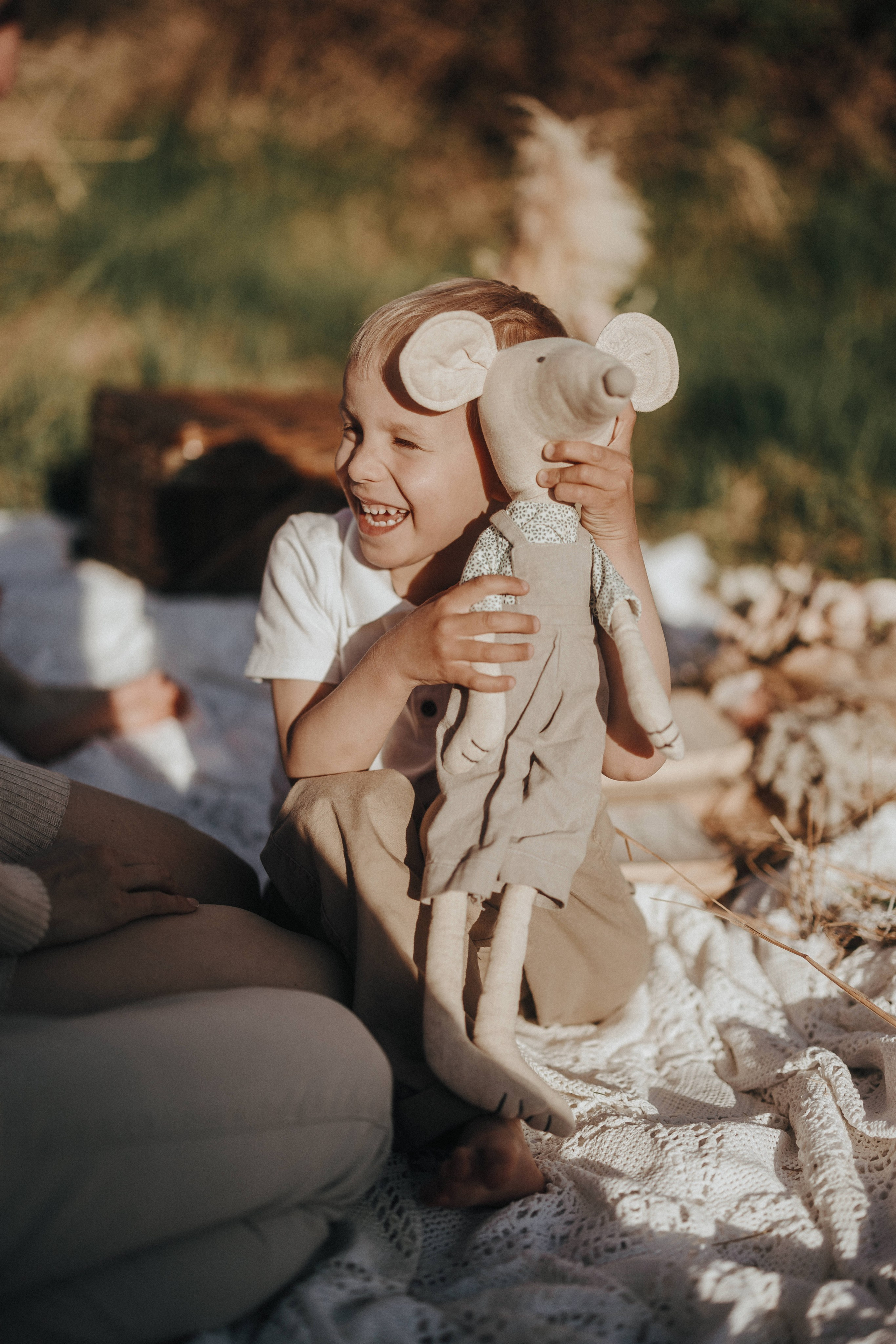 Family photo shoot at Pitt lake Vancouver BC. Ivan Skufinsky — wedding and family photographer in Vancouver