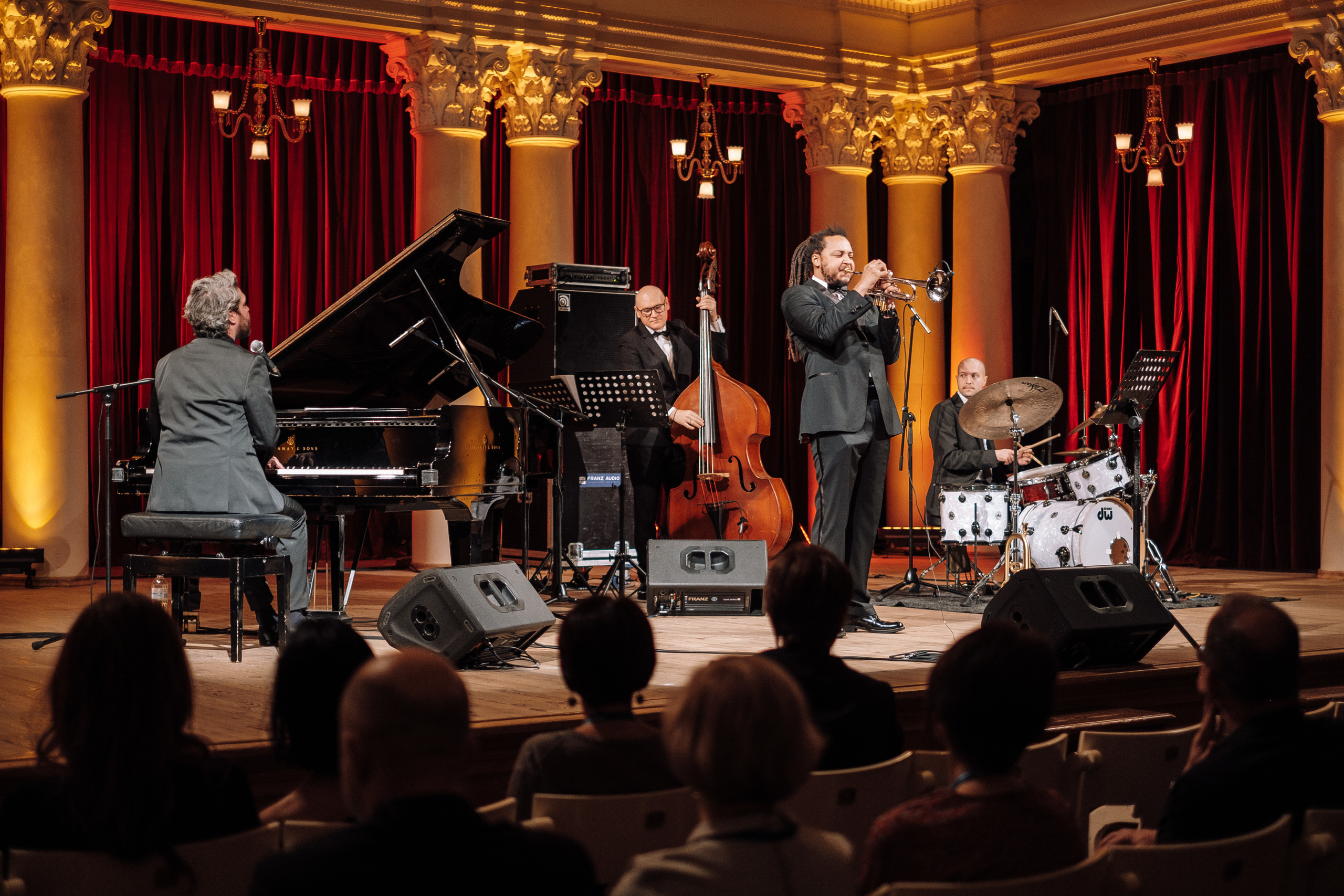 Deutsche Bank 10 years in Ukraine. Ivan Skufinsky — wedding and family photographer in Vancouver