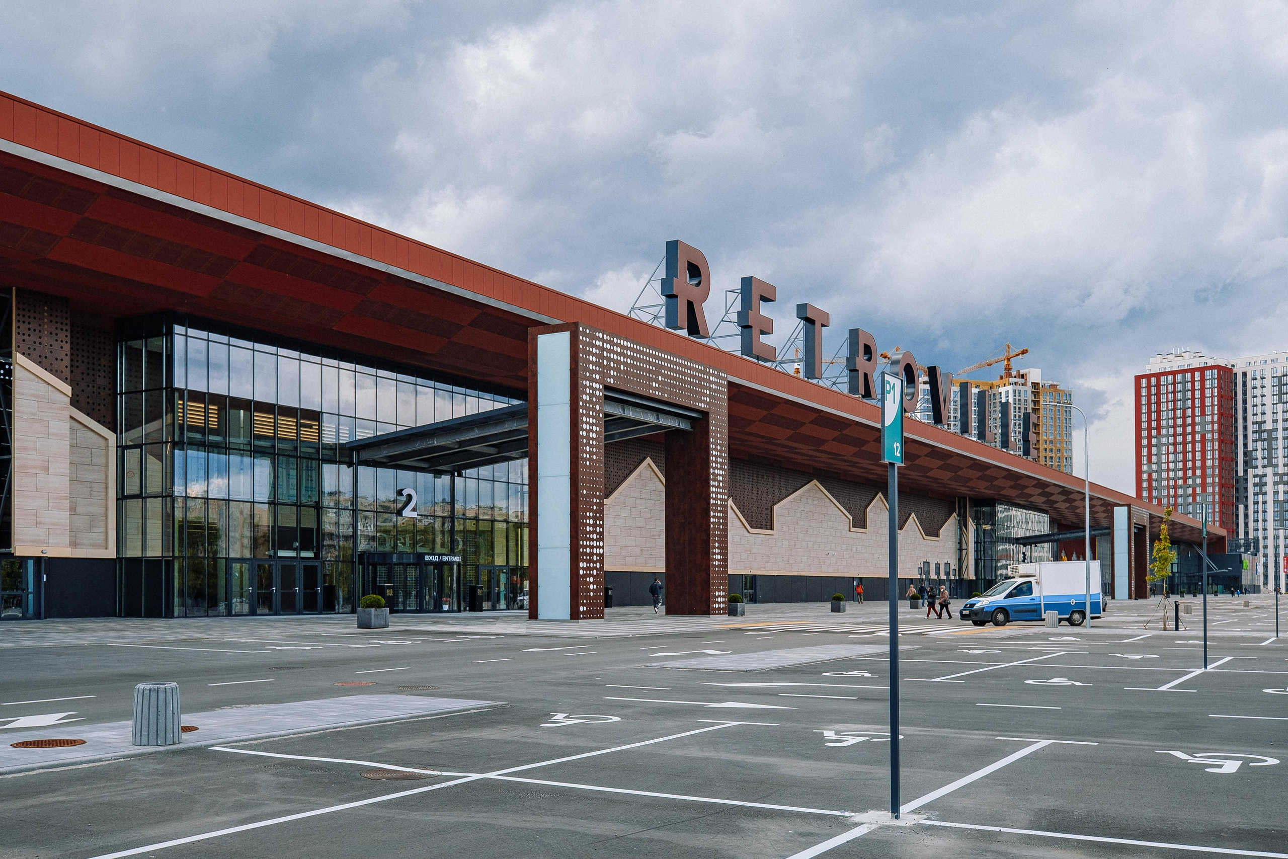 EXTERIER RETROVILLE. Ivan Skufinsky — wedding and family photographer in Vancouver