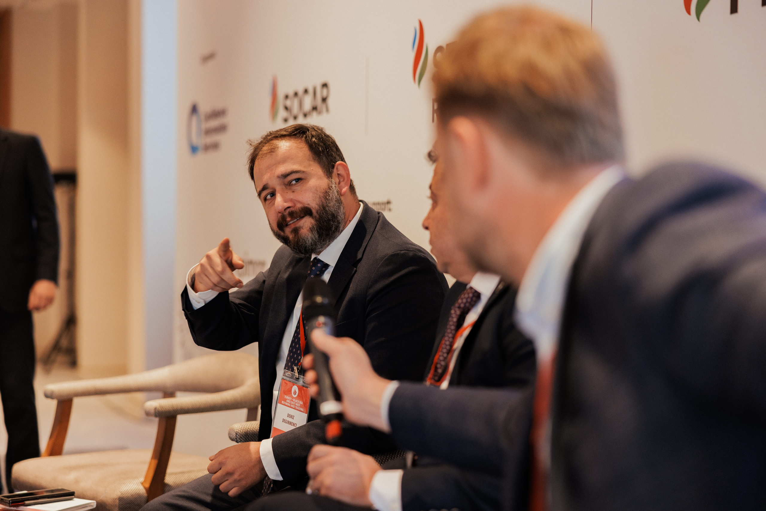 EXECUTIVE RETREAT Izmir Confidence Information Services. Ivan Skufinsky — wedding and family photographer in Vancouver