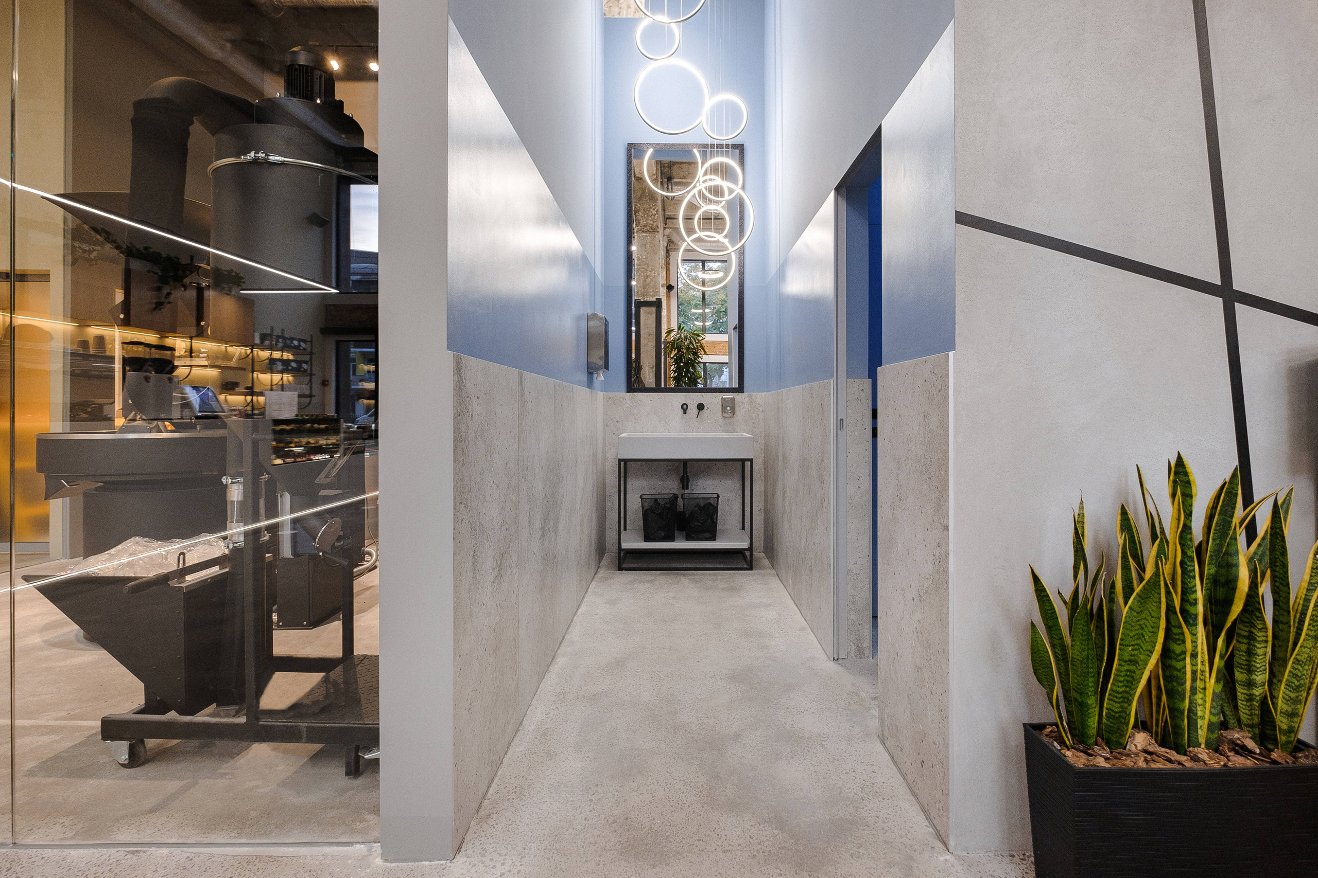 COFFEE HOUSE ТУТ БУДЕ. Ivan Skufinsky — wedding and family photographer in Vancouver