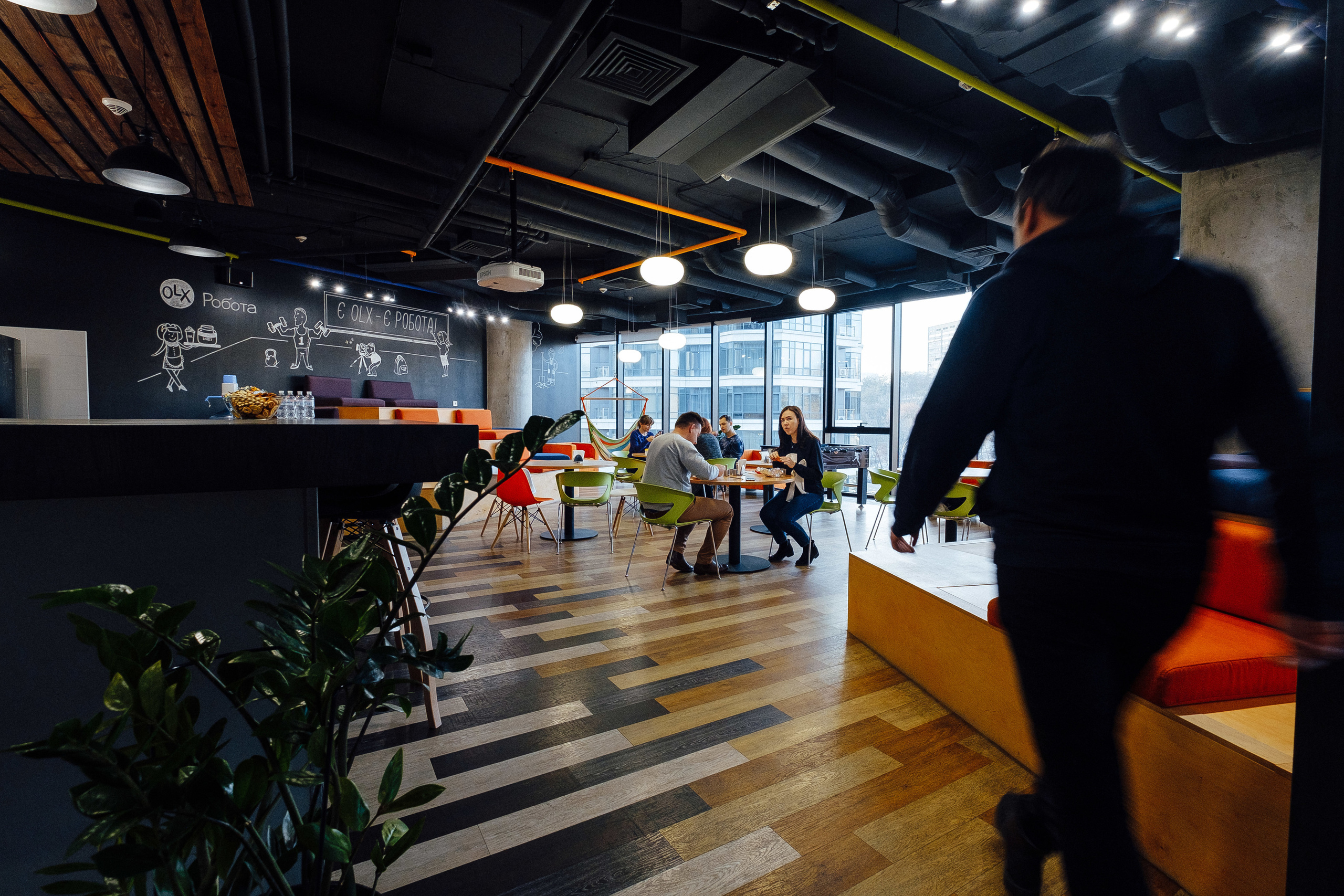 Фотоэкскурсия в компанию OLX. Ivan Skufinsky — wedding and family photographer in Vancouver