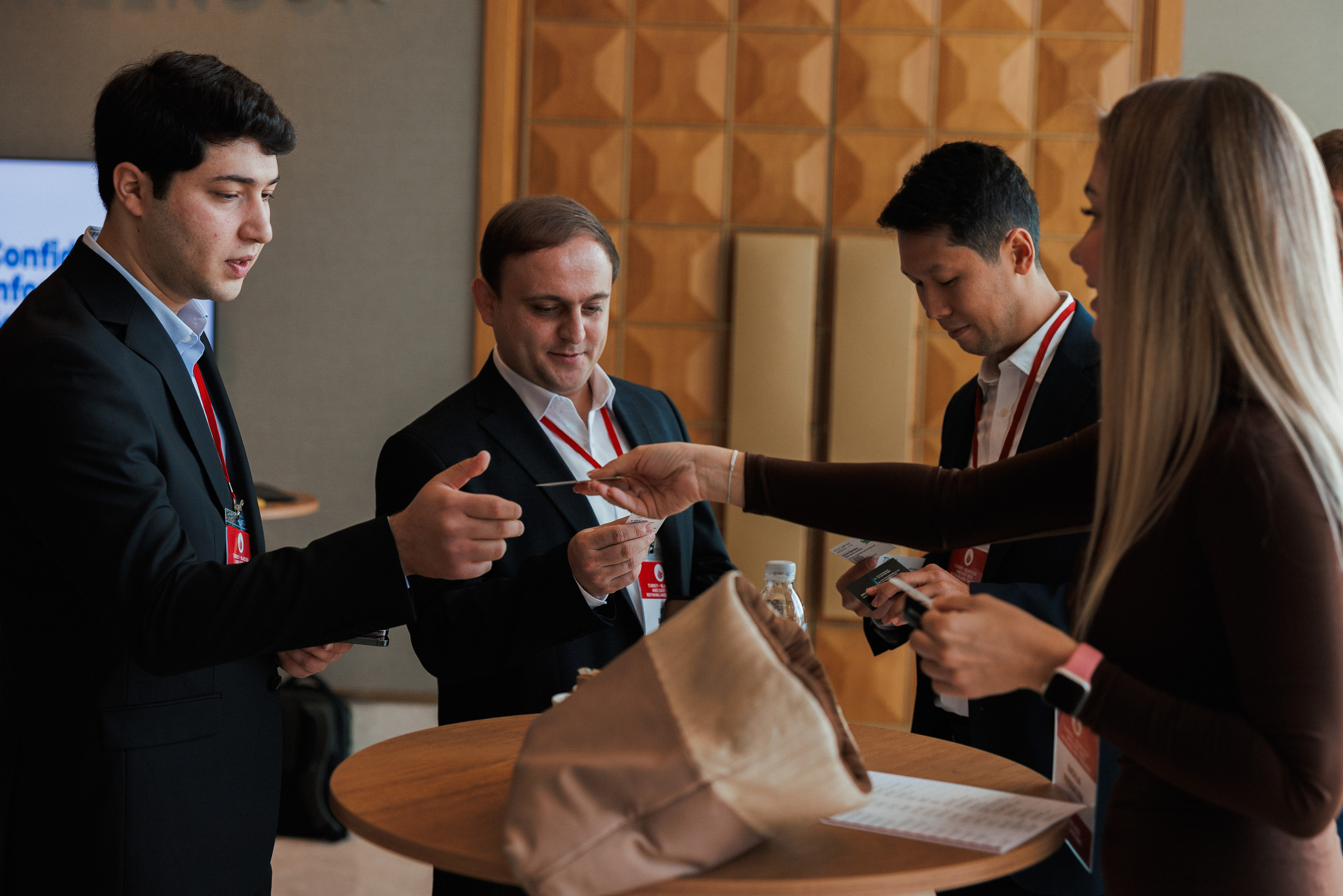 EXECUTIVE RETREAT Izmir Confidence Information Services. Ivan Skufinsky — wedding and family photographer in Vancouver