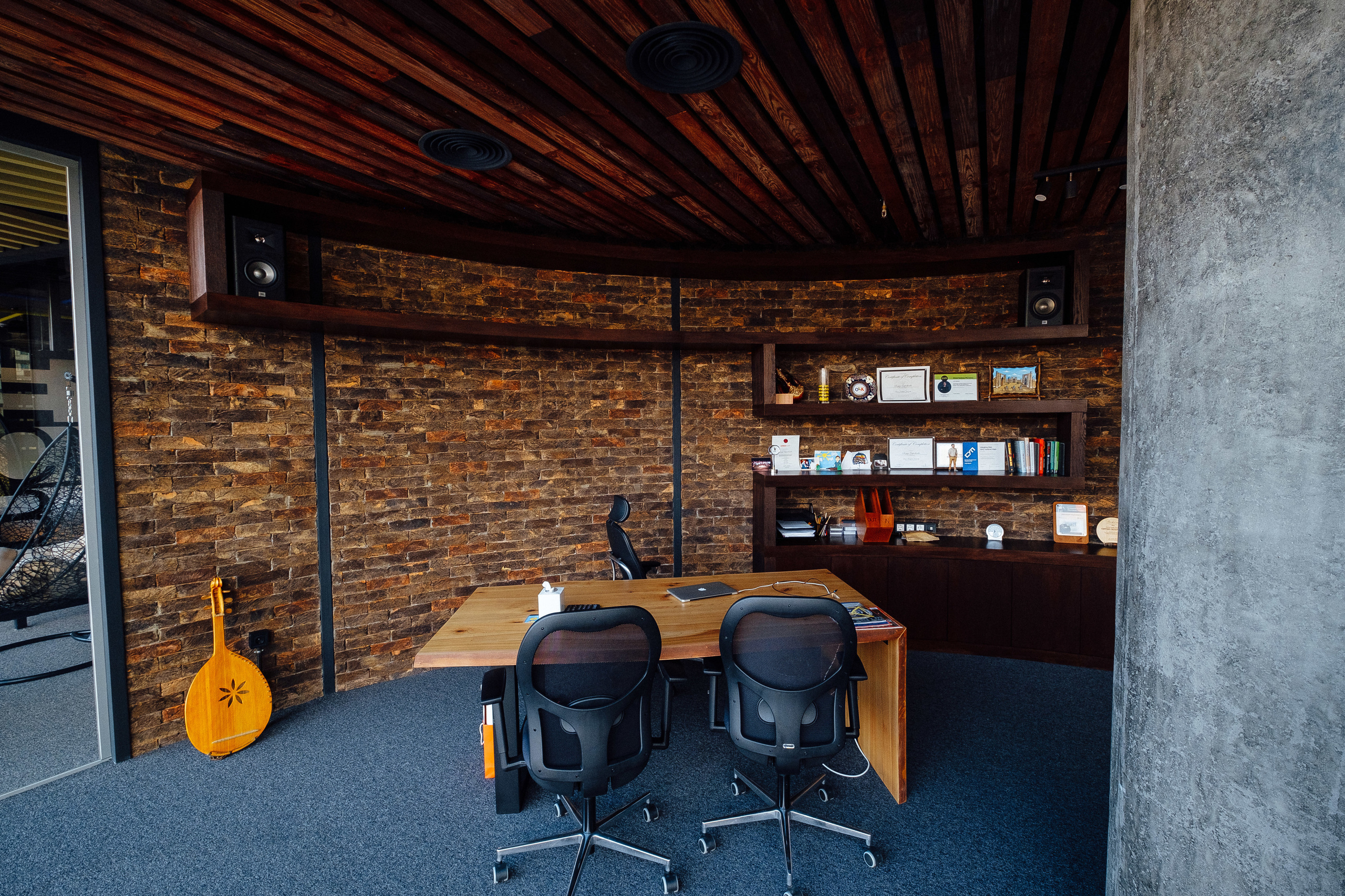 Фотоэкскурсия в компанию OLX. Ivan Skufinsky — wedding and family photographer in Vancouver