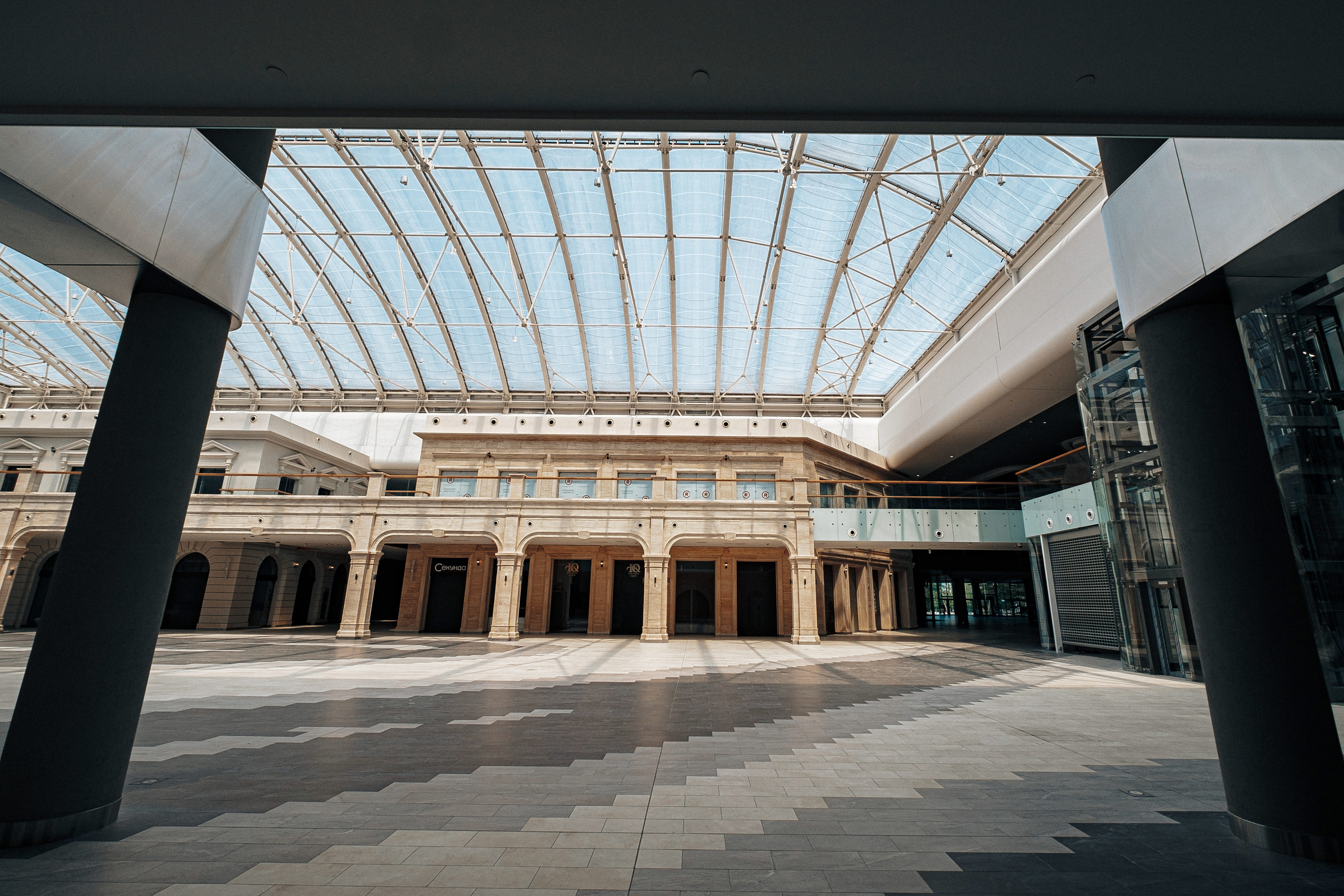 INTERIOR RETROVILLE. Ivan Skufinsky — wedding and family photographer in Vancouver