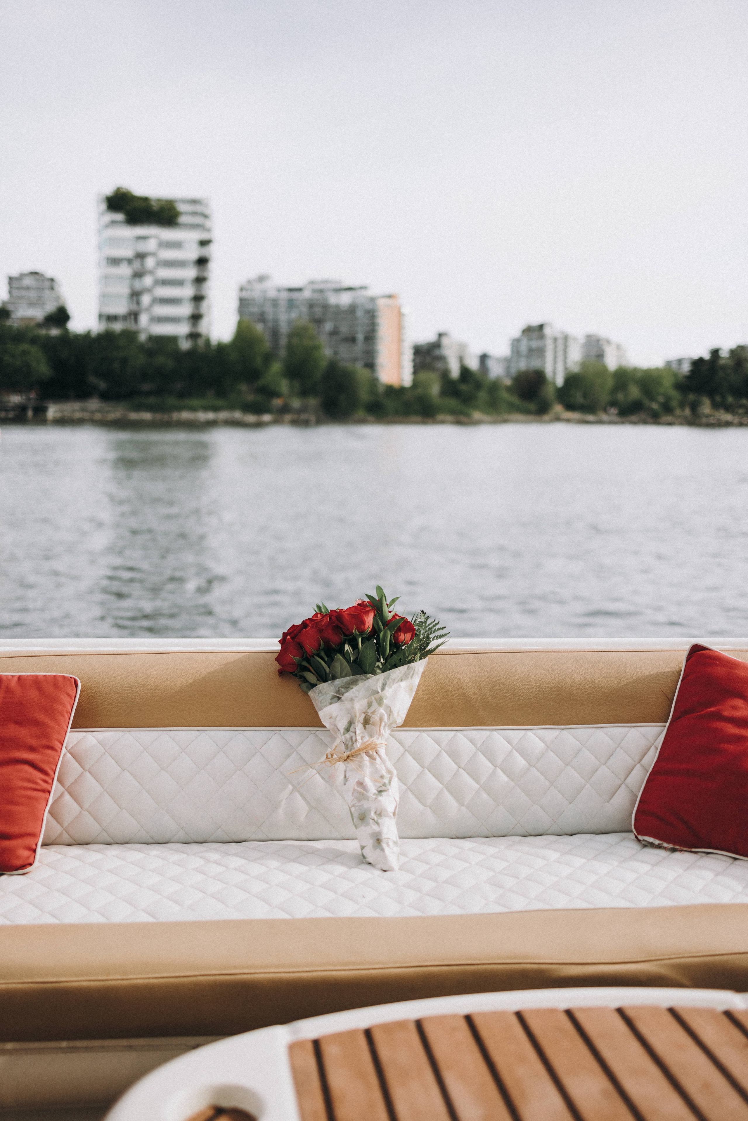 Vancouver Proposal Photographer | Engagement & Yacht Photoshoot. Ivan Skufinsky — wedding and family photographer in Vancouver