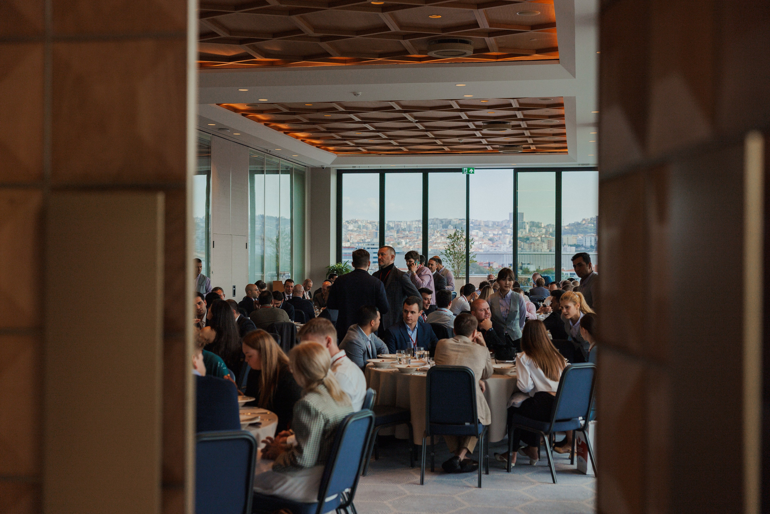 EXECUTIVE RETREAT Izmir Confidence Information Services. Ivan Skufinsky — wedding and family photographer in Vancouver