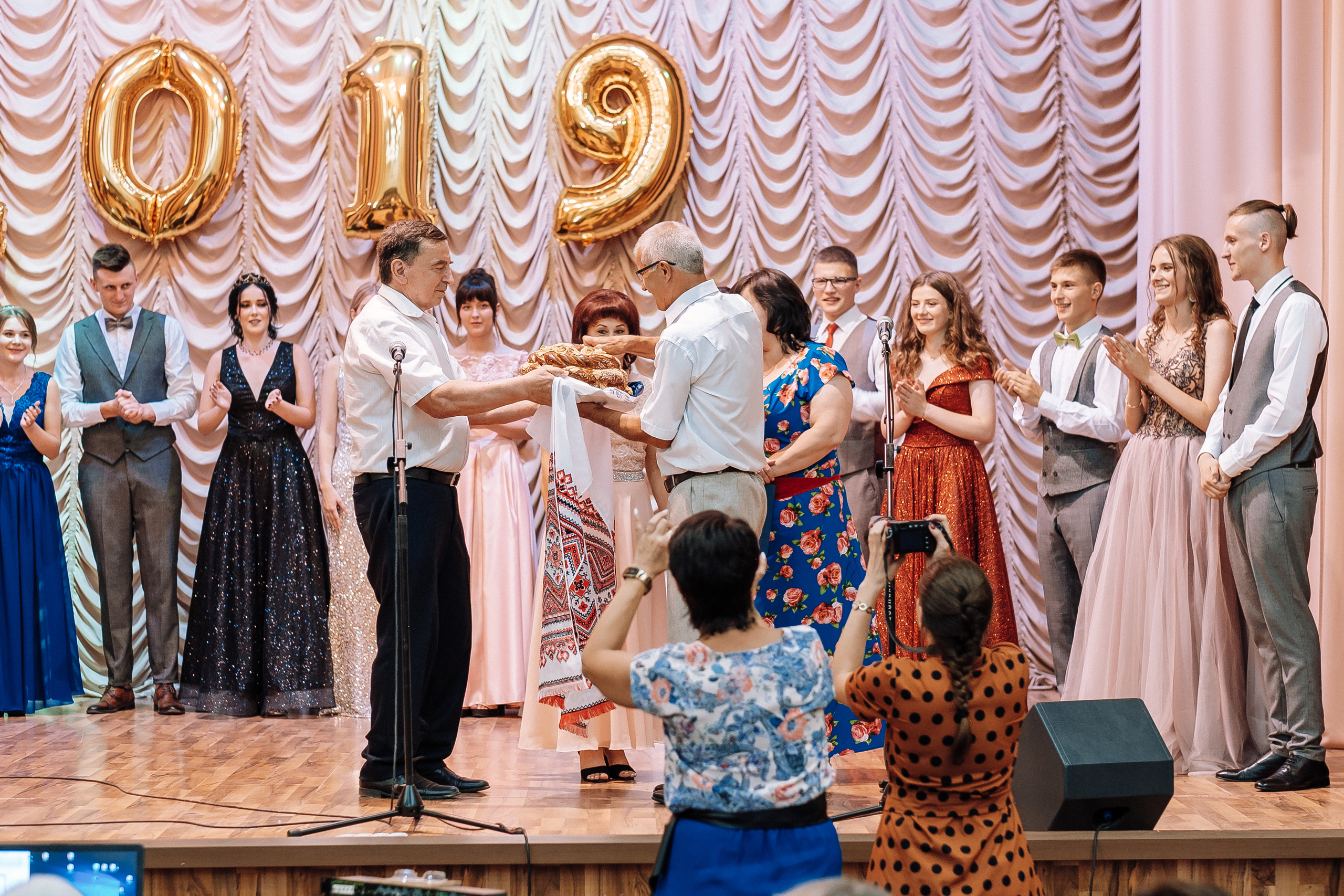 Выпускной школа номер 3. Хмельник. Ivan Skufinsky — wedding and family photographer in Vancouver