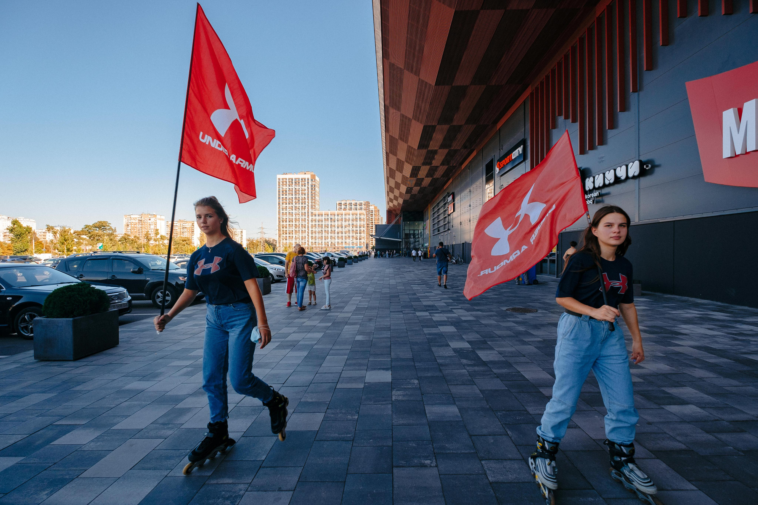 EXTERIER RETROVILLE. Ivan Skufinsky — wedding and family photographer in Vancouver