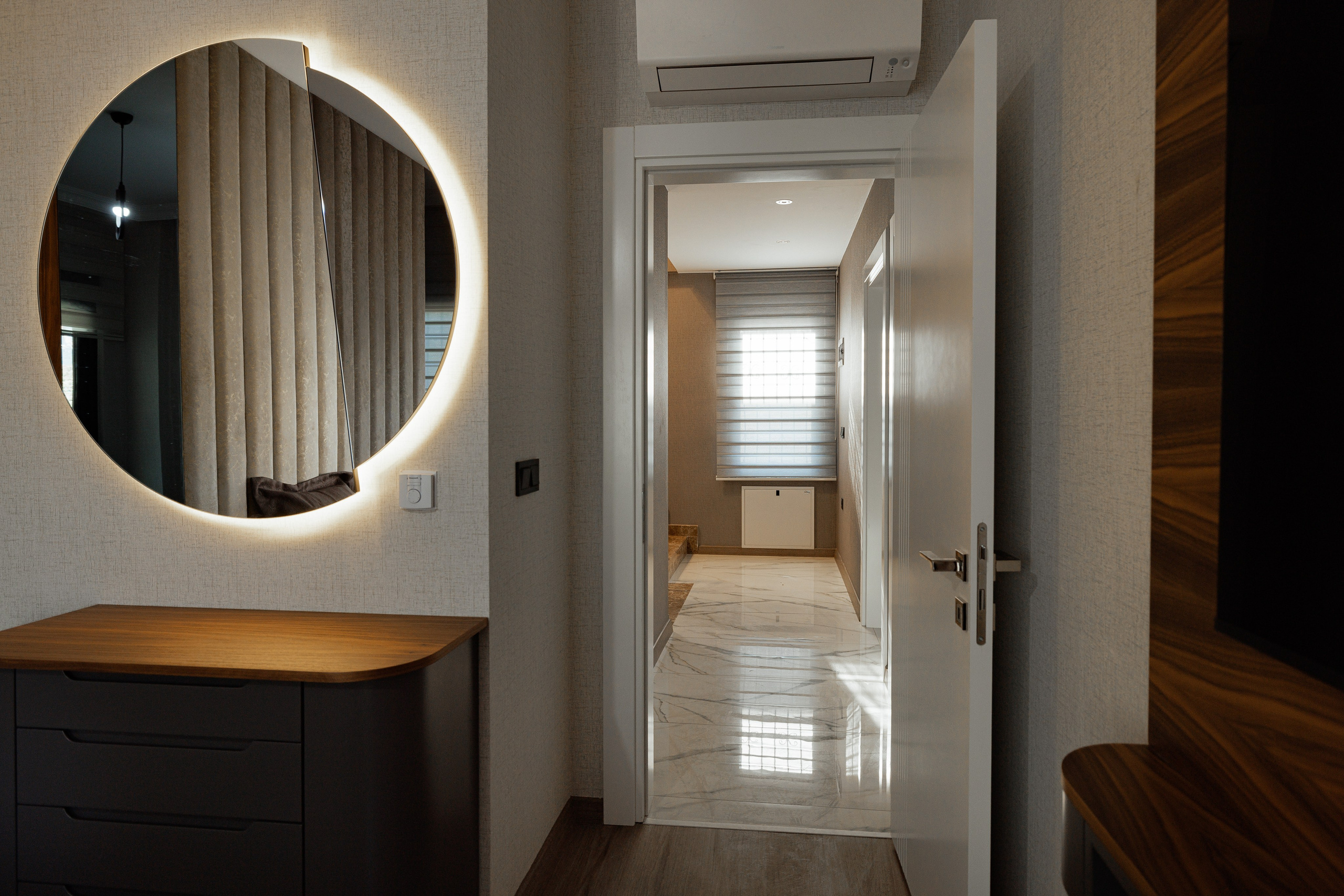 Real estate photographer in Vancouver Burnaby Richmond. Ivan Skufinsky — wedding and family photographer in Vancouver