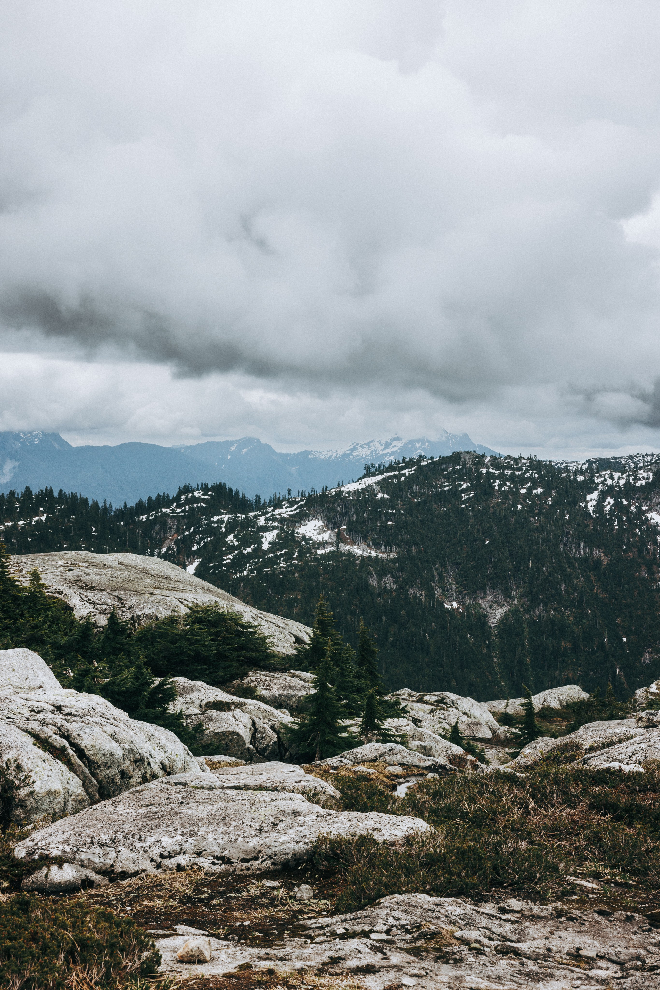 Sky-High Love: Stunning Vancouver Mountain Wedding Shoot by Helicopter. Ivan Skufinsky — wedding and family photographer in Vancouver