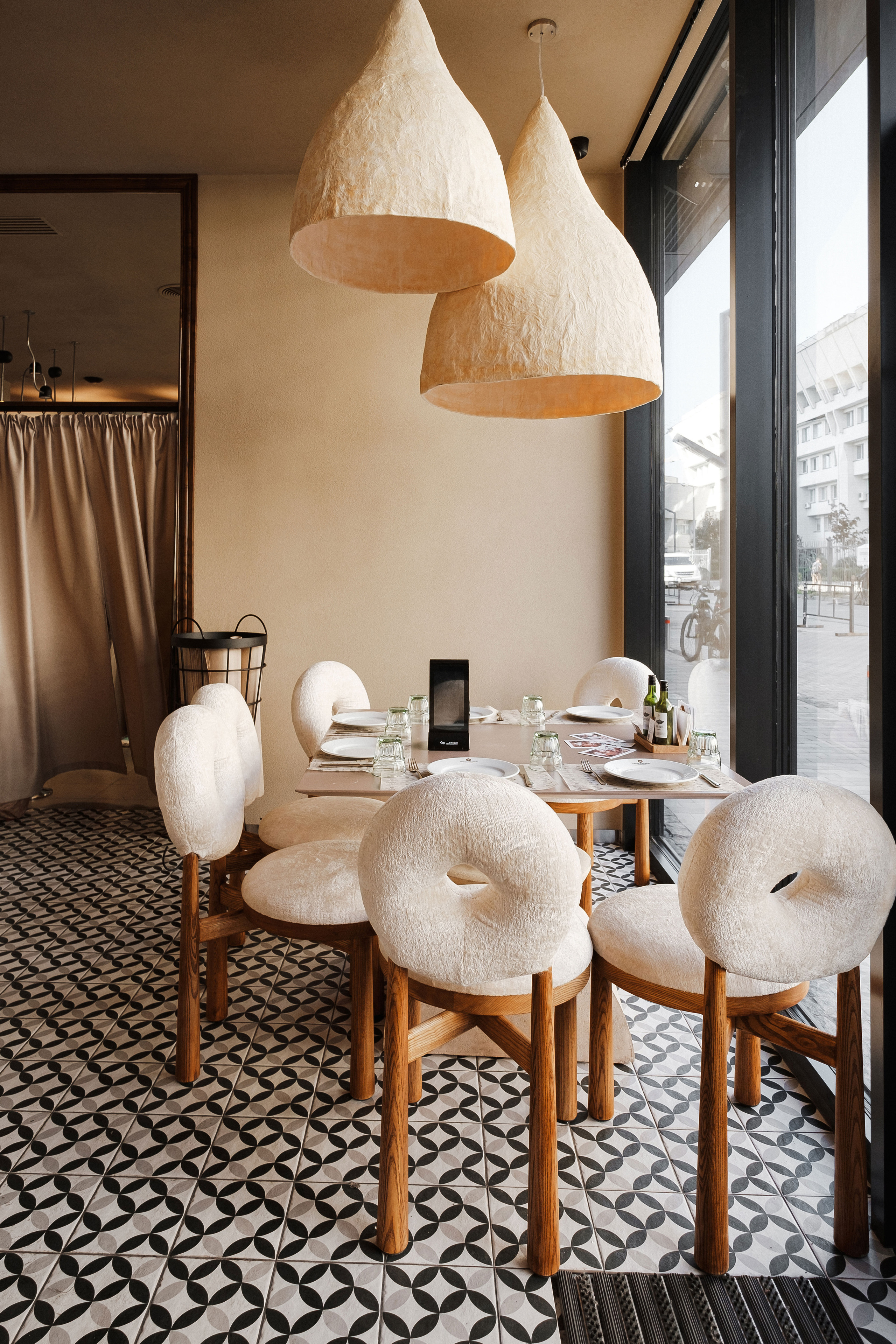 Interior photography and video shooting of a restaurant in Vancouver. Ivan Skufinsky — wedding and family photographer in Vancouver