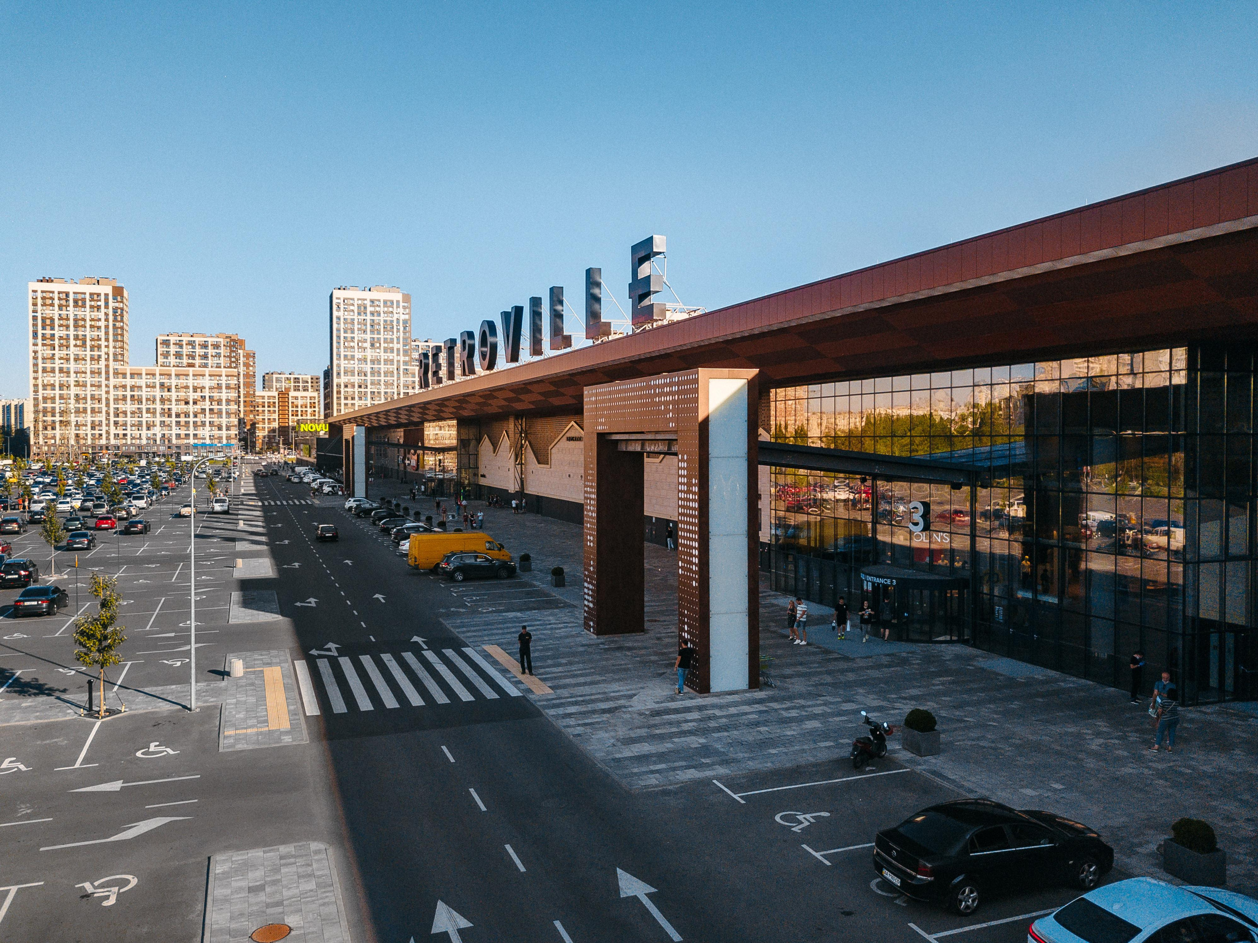 EXTERIER RETROVILLE. Ivan Skufinsky — wedding and family photographer in Vancouver