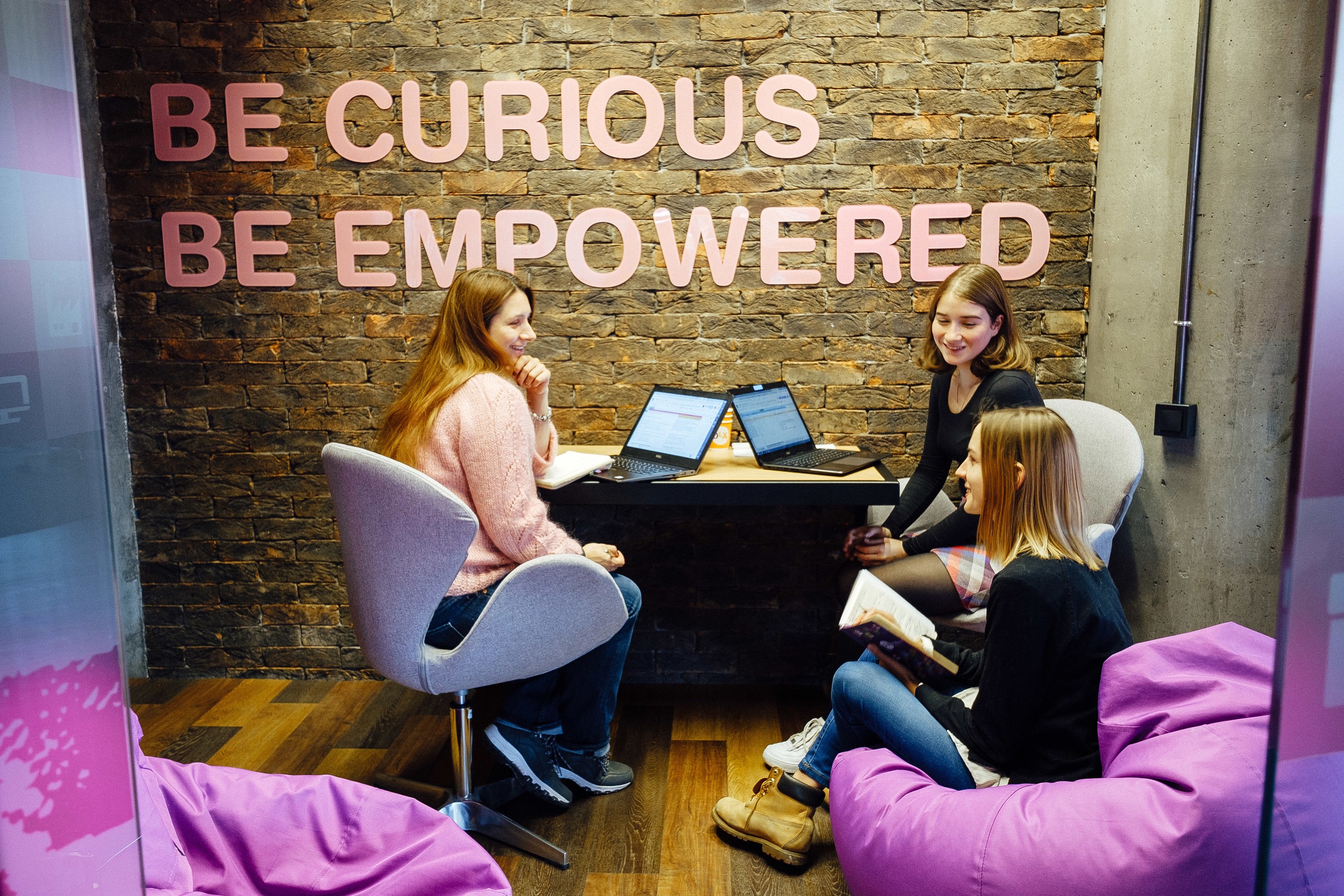 Фотоэкскурсия в компанию OLX. Ivan Skufinsky — wedding and family photographer in Vancouver