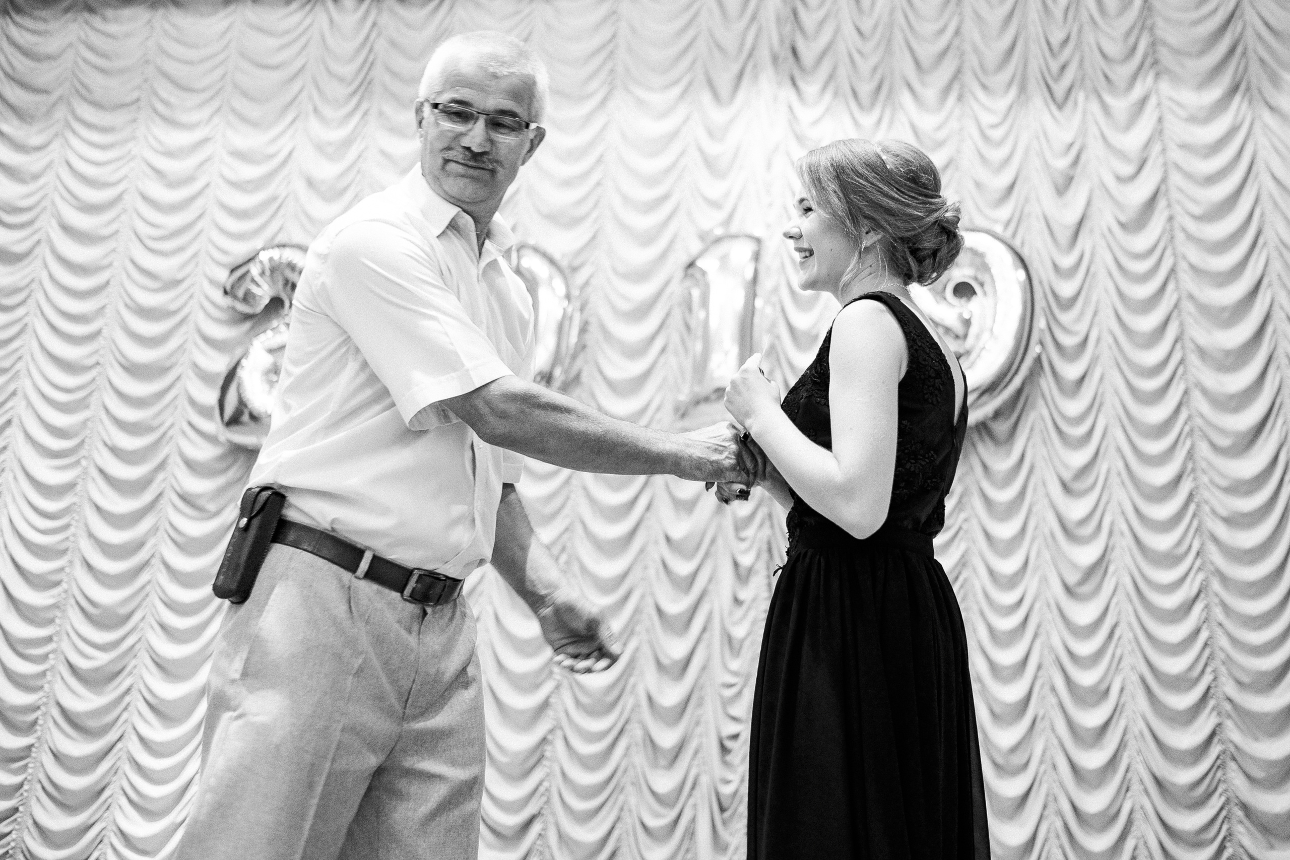 Выпускной школа номер 3. Хмельник. Ivan Skufinsky — wedding and family photographer in Vancouver