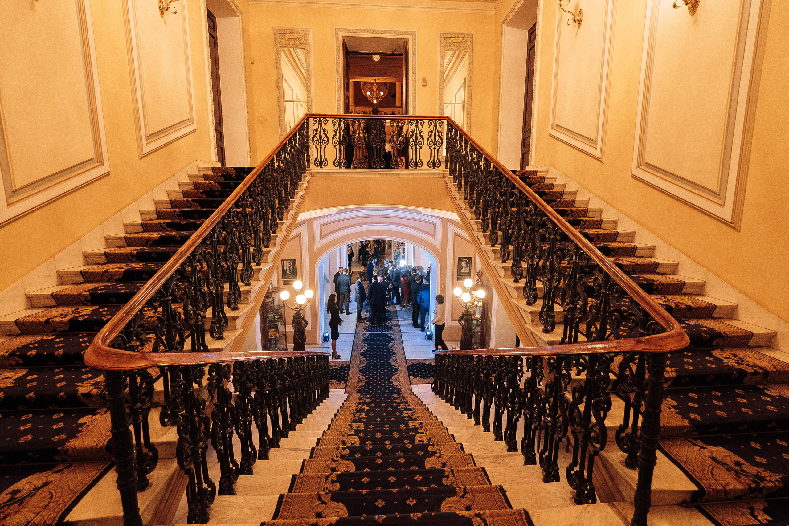 Deutsche Bank 10 years in Ukraine. Ivan Skufinsky — wedding and family photographer in Vancouver